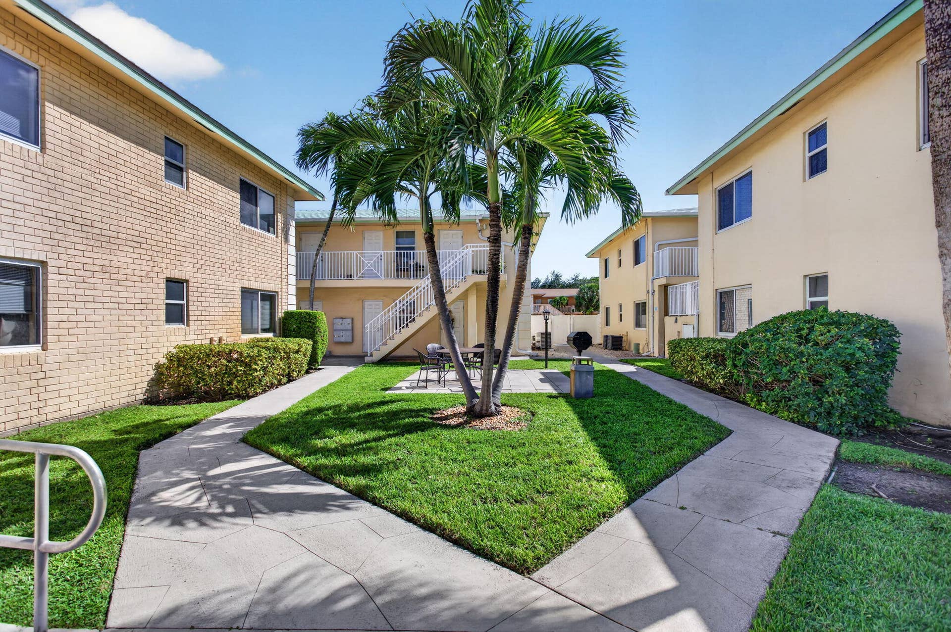 901 Pine Drive, #9, Pompano Beach, FL 33060 6-web-or-mls-901-48