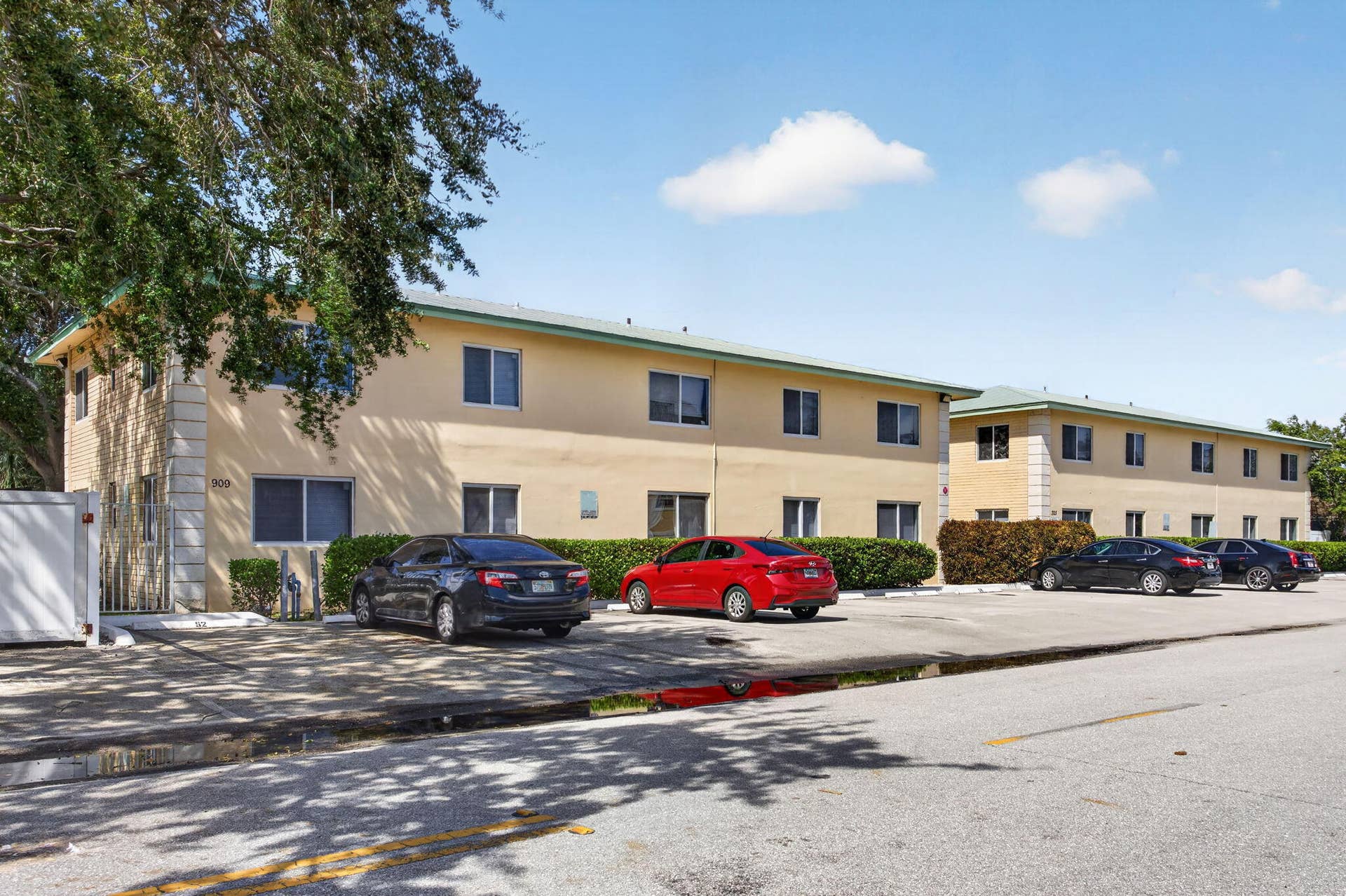 901 Pine Drive, #9, Pompano Beach, FL 33060 3-web-or-mls-901-64