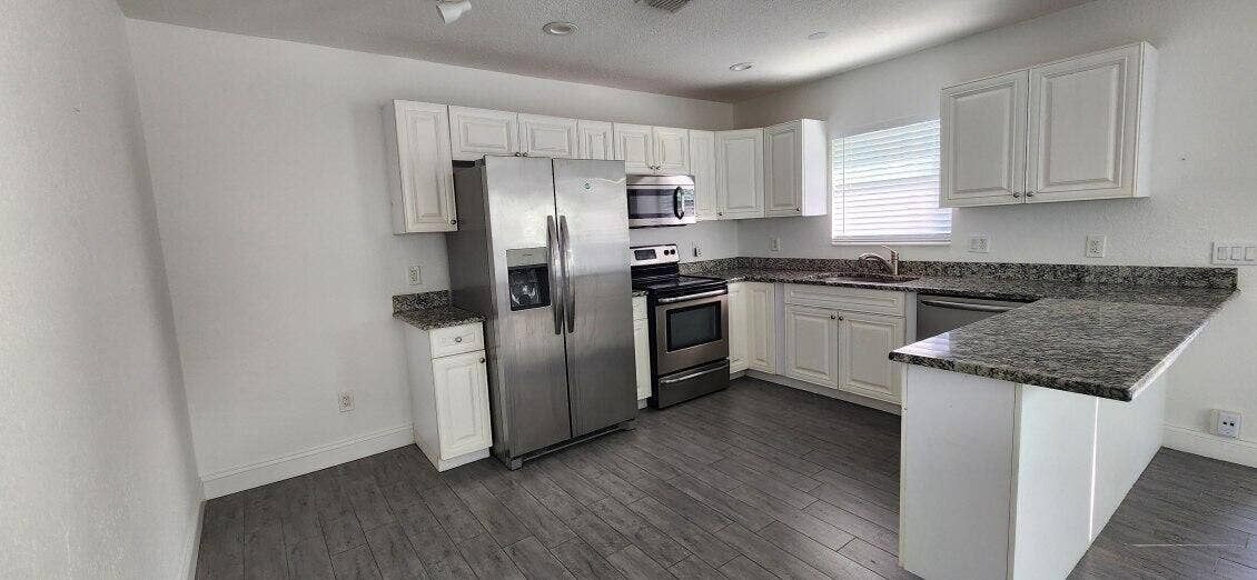 1408 Florida Avenue, #A, West Palm Beach, West Palm Beach, FL 33401 1408 Florida A Kitchen
