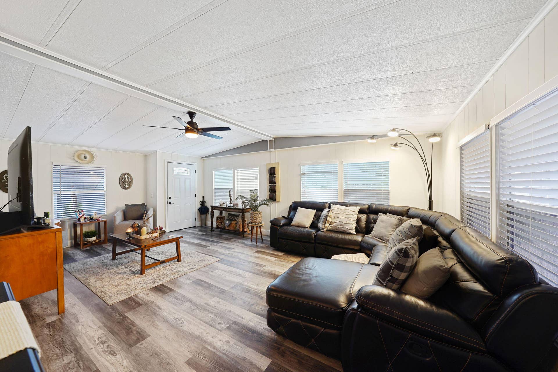 8609 SW 17TH Court, Davie, FL 33324 ABC05451