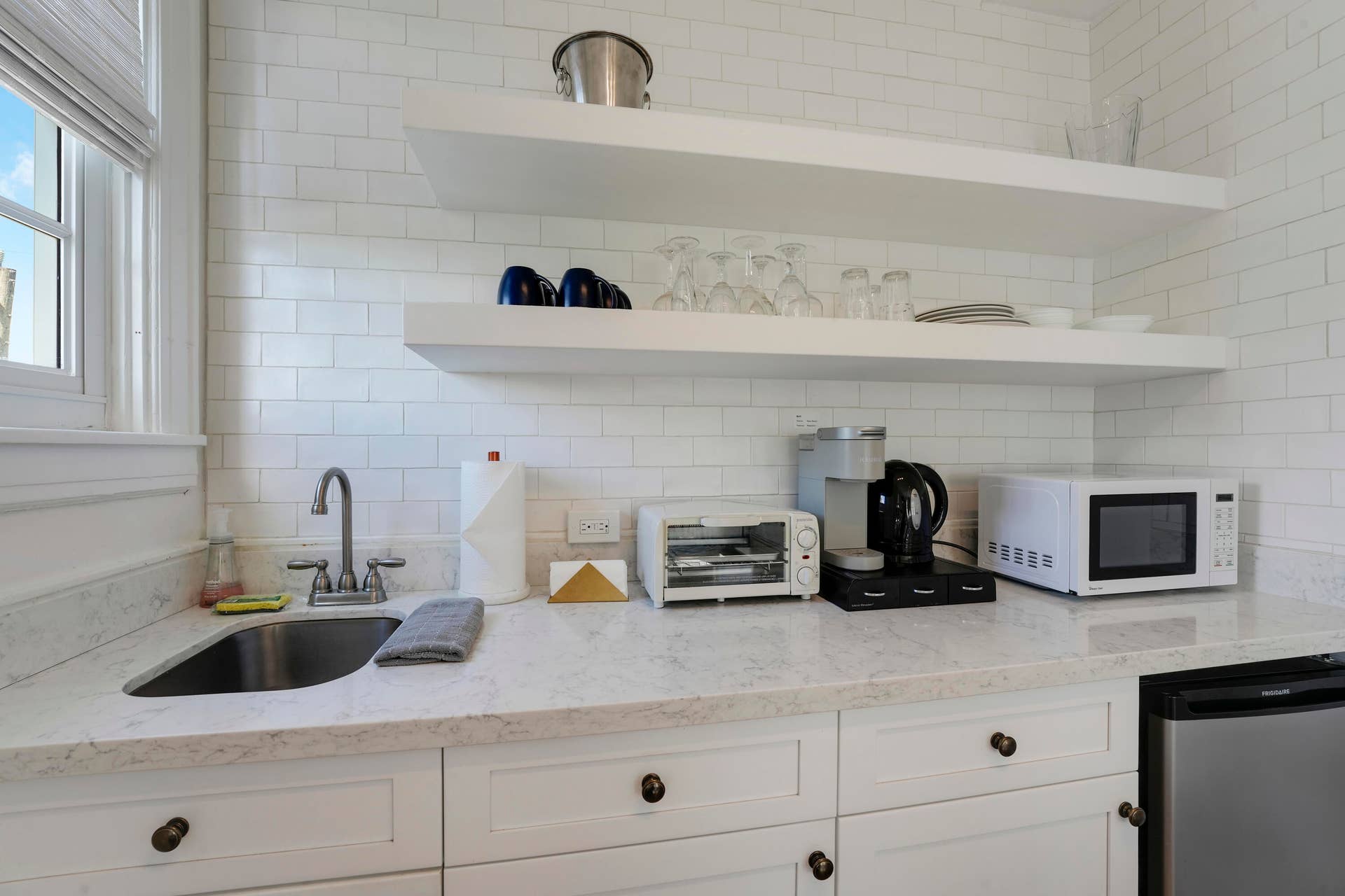 235 Sunrise Avenue, #3201, Palm Beach, FL 33480 Updated Kitchenette