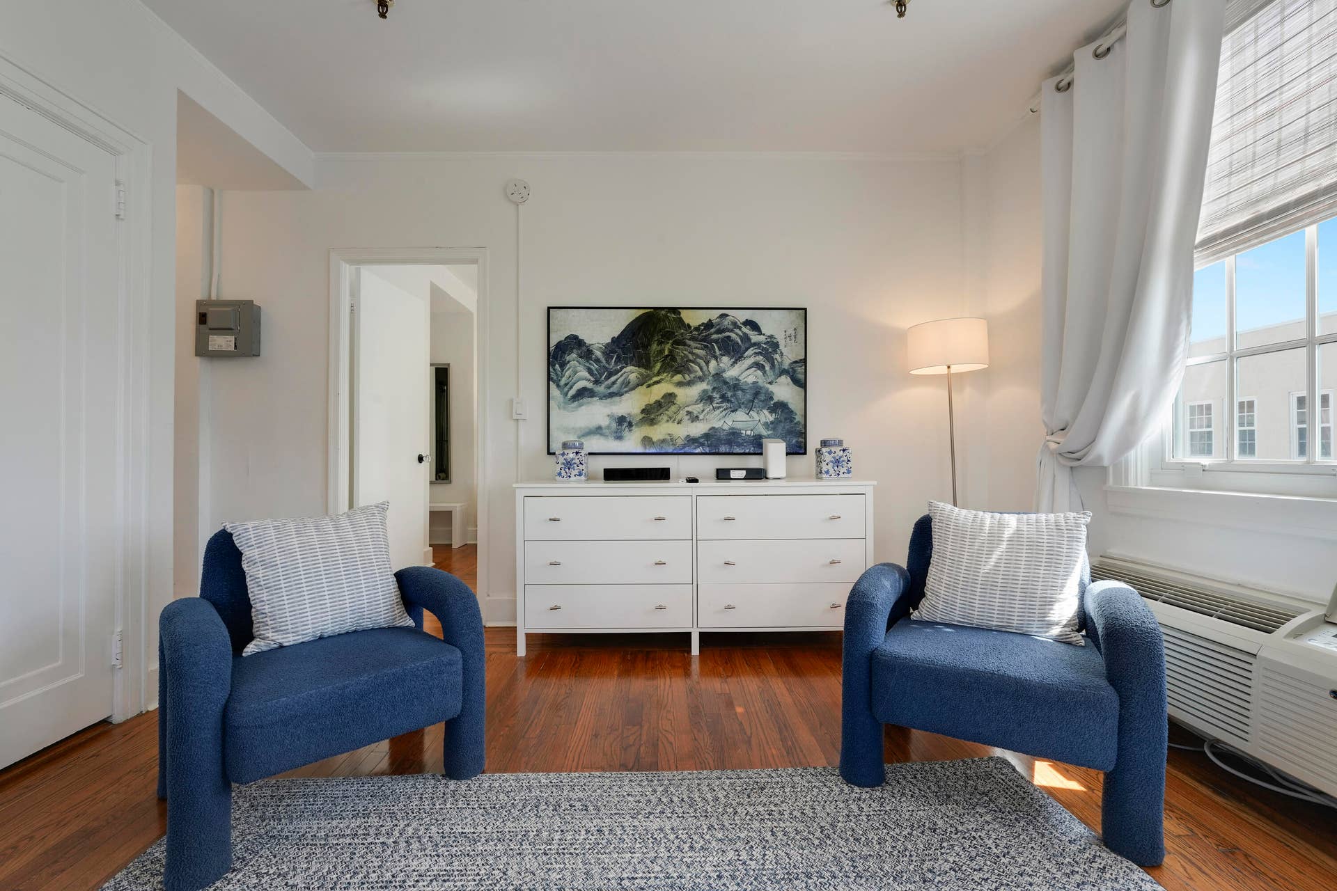 235 Sunrise Avenue, #3201, Palm Beach, FL 33480 Cozy Coastal Sitting Area