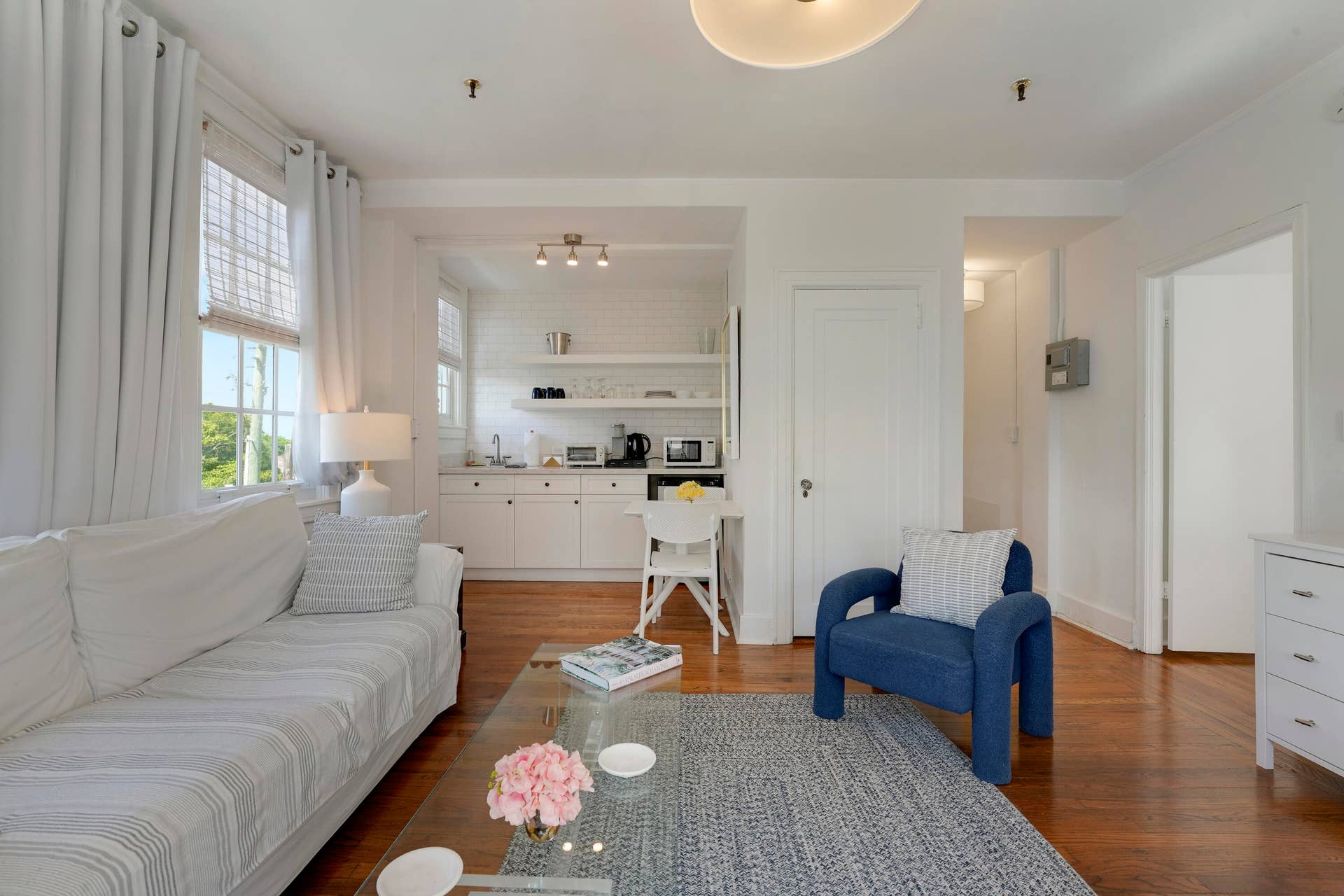 235 Sunrise Avenue, #3201, Palm Beach, FL 33480 Open & Airy Living Space