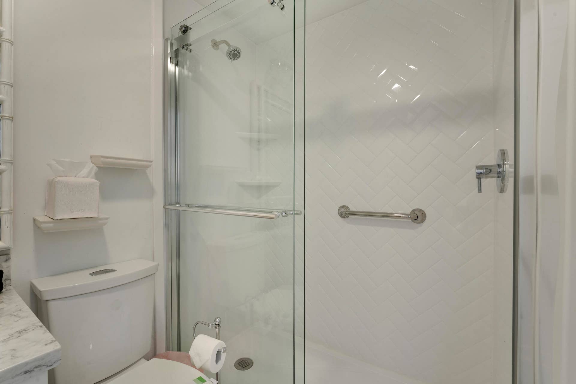 235 Sunrise Avenue, #3201, Palm Beach, FL 33480 Modern Updated Bathroom
