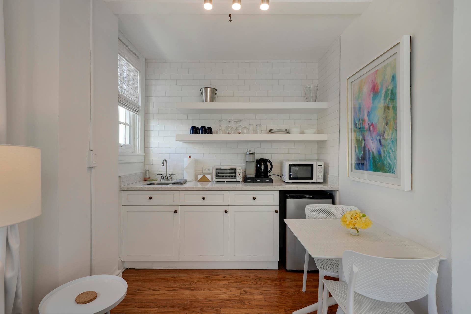 235 Sunrise Avenue, #3201, Palm Beach, FL 33480 Updated Kitchenette & Dining Area