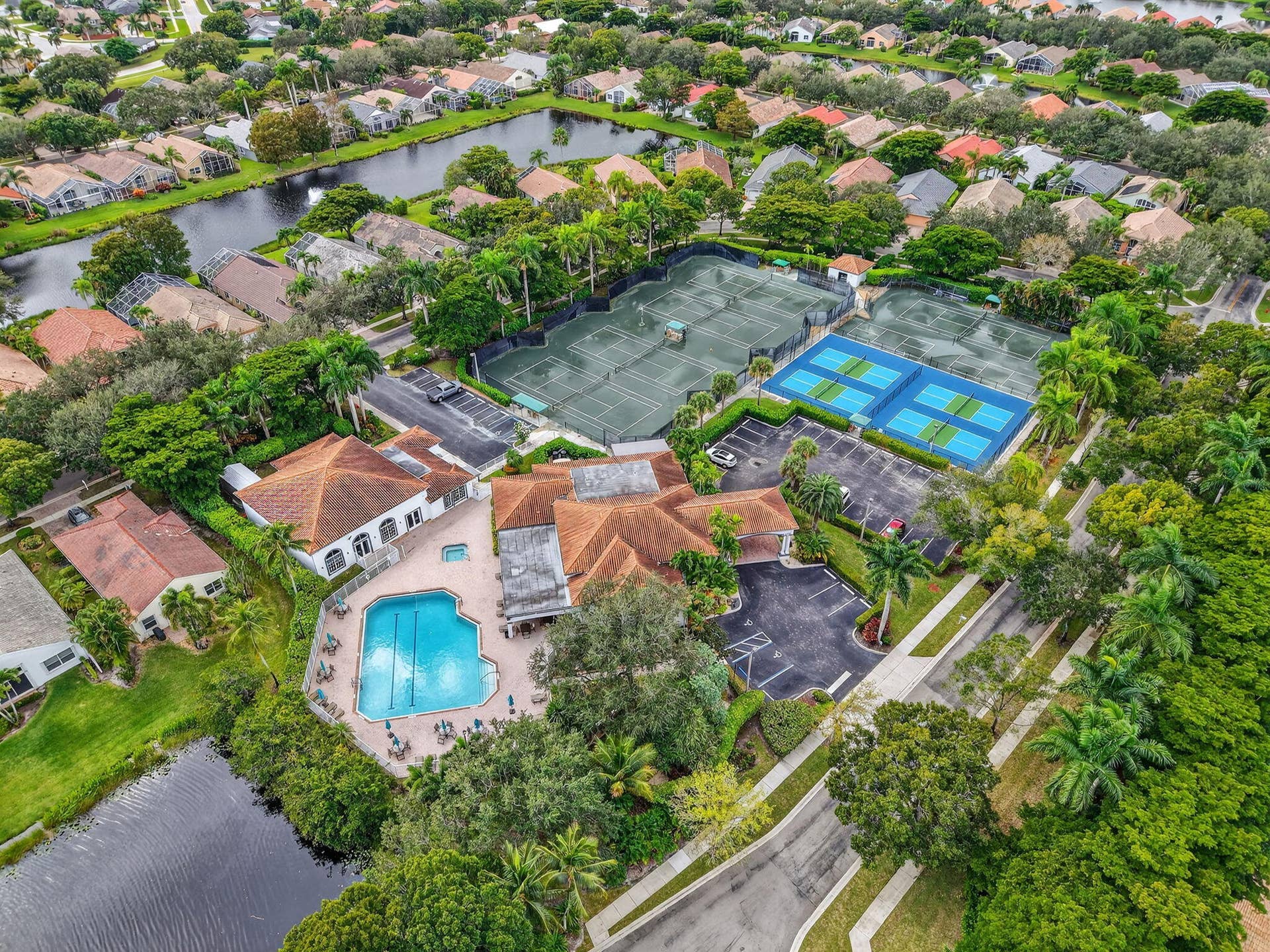 10523 Copper Lake Drive, Boynton Beach, FL 33437 77-web-or-mls-DJI_20251029134518_0263_D