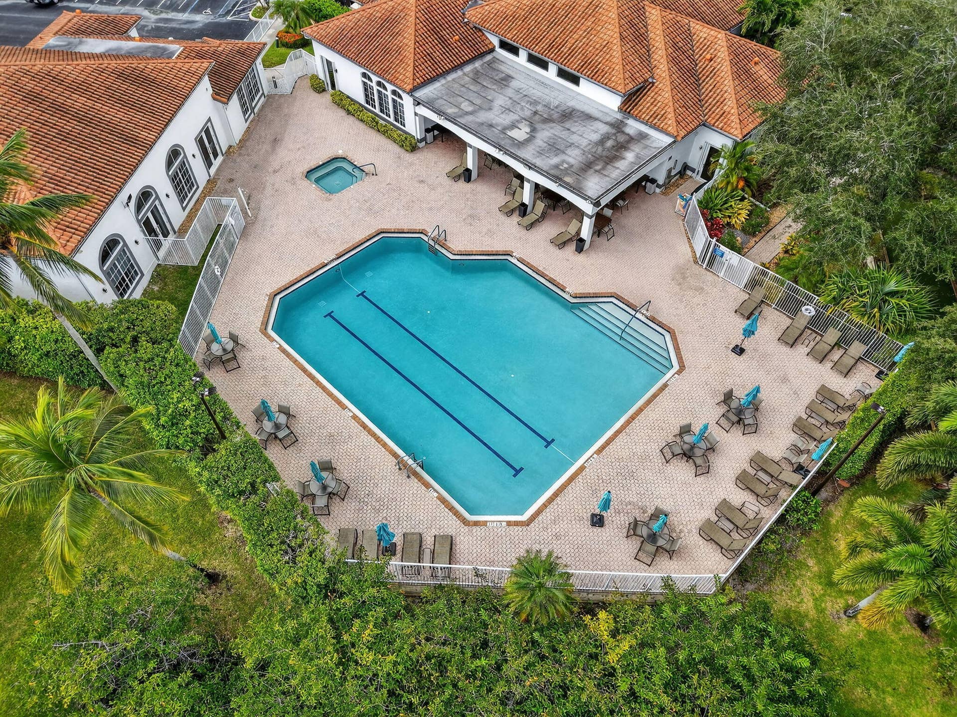 10523 Copper Lake Drive, Boynton Beach, FL 33437 74-web-or-mls-DJI_20251029134359_0250_D