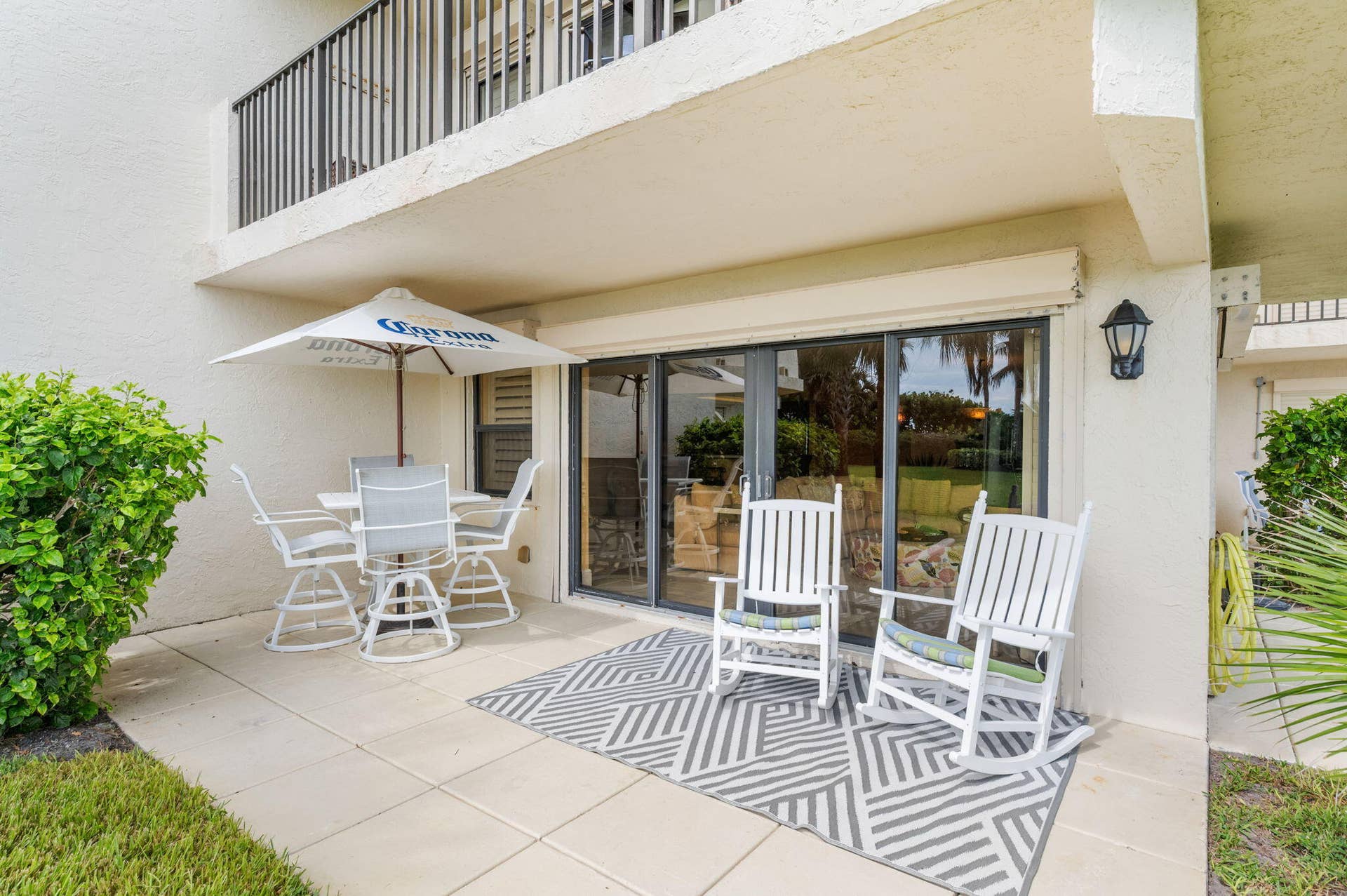 2636 OCEAN Drive, #105, Vero Beach, FL 32963 25-web-or-mls-2636 Ocean Dr 105 - 25