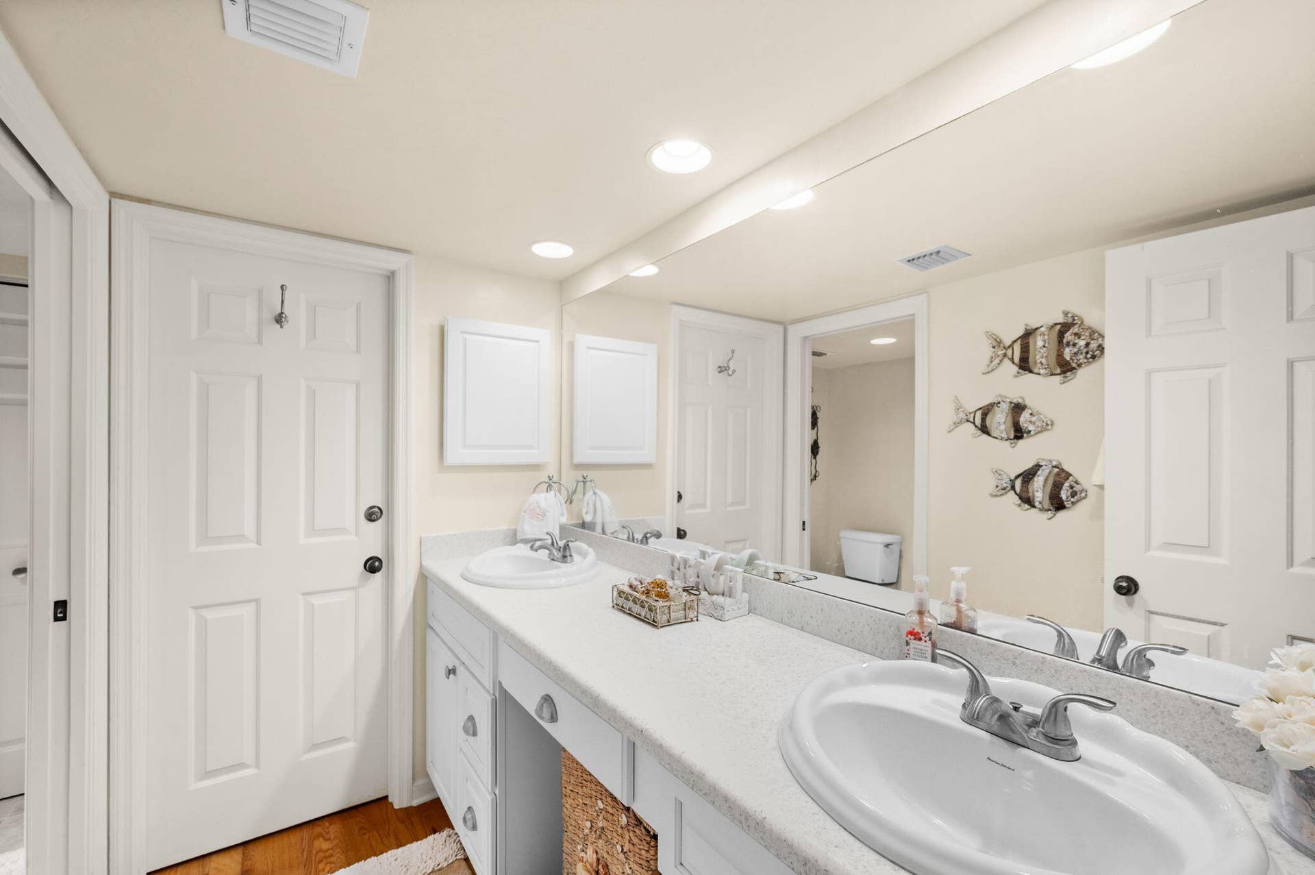 2636 OCEAN Drive, #105, Vero Beach, FL 32963 7-web-or-mls-2636 Ocean Dr 105 - 7