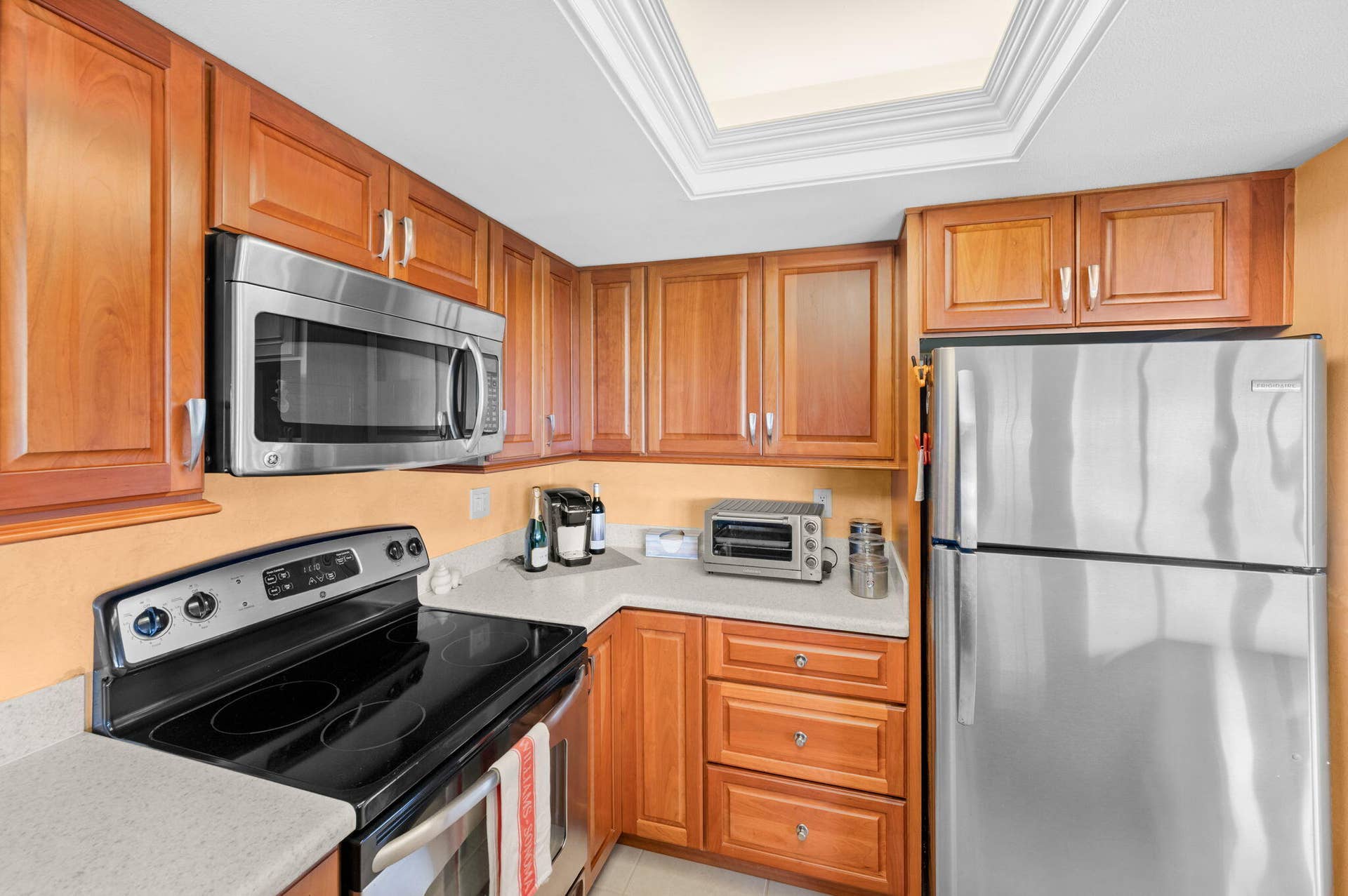 2636 OCEAN Drive, #105, Vero Beach, FL 32963 17-web-or-mls-2636 Ocean Dr 105 - 17