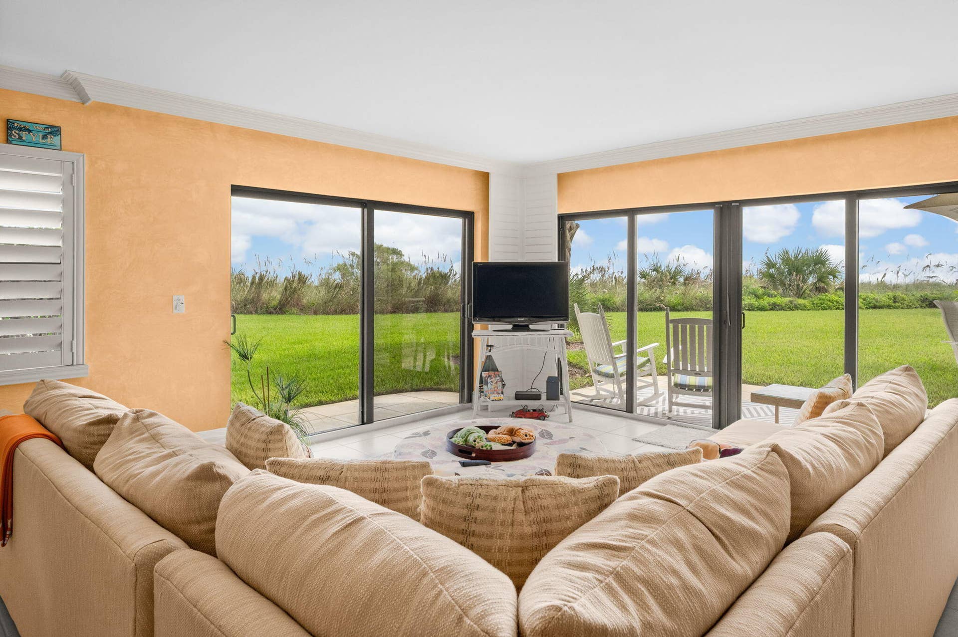 2636 OCEAN Drive, #105, Vero Beach, FL 32963 21-web-or-mls-2636 Ocean Dr 105 - 21