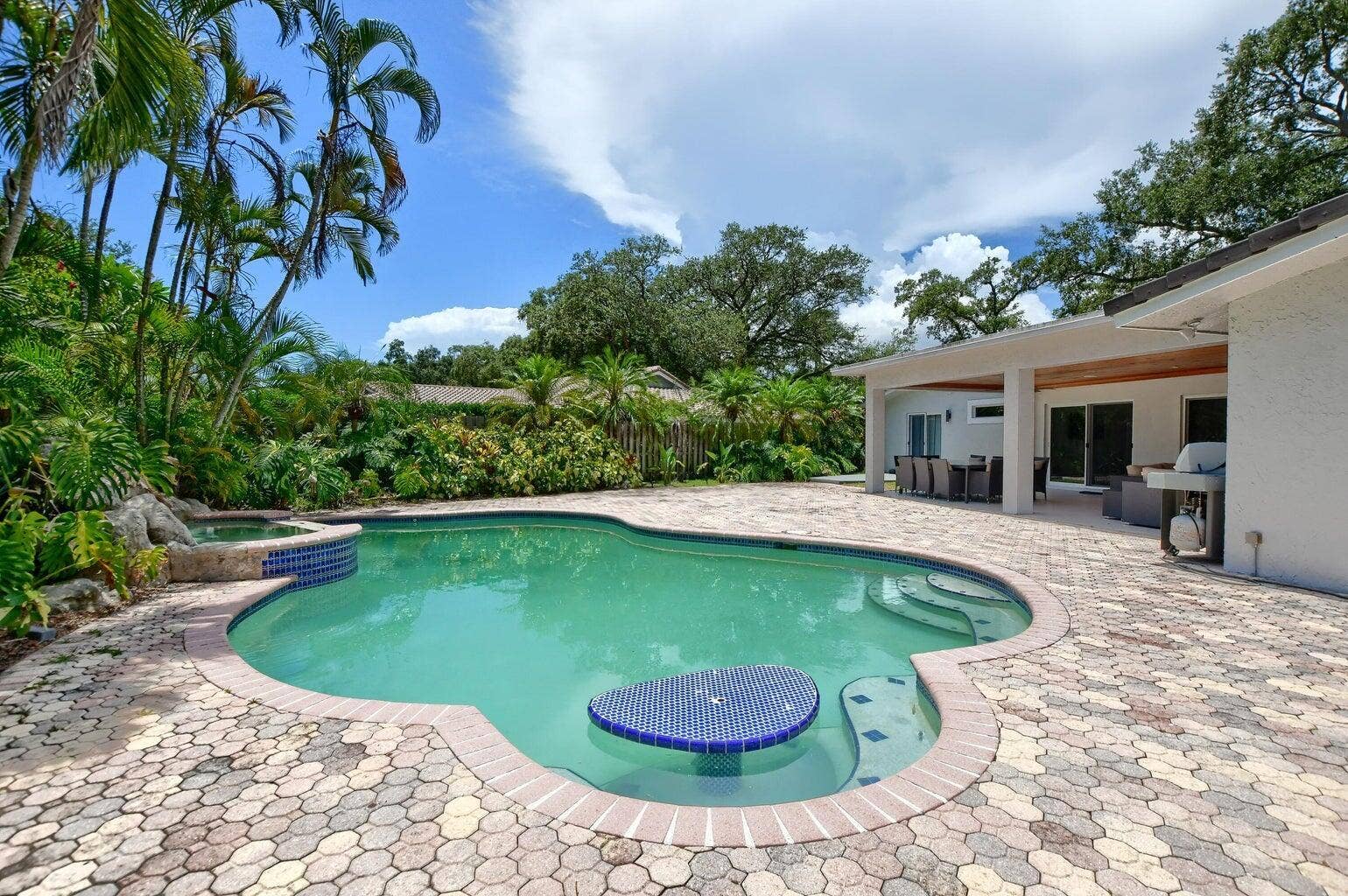 88 SW 10TH Drive, Boca Raton, FL 33487 20220803000020266880000000-o