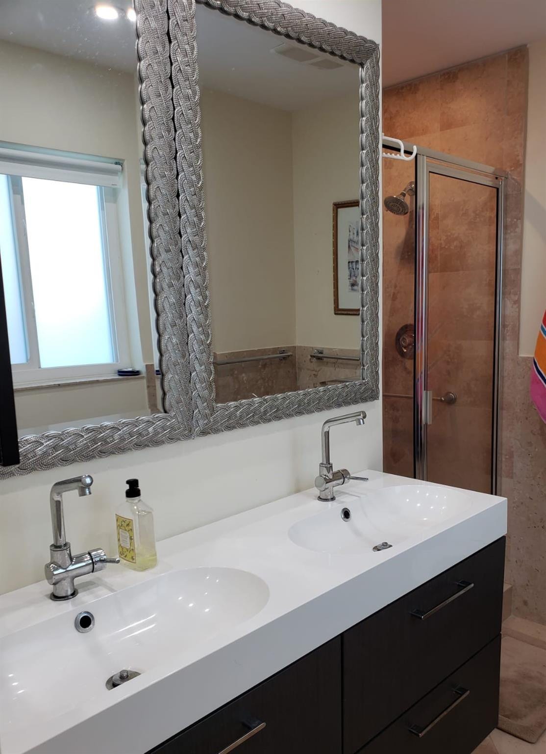 2050 NE 62nd Street, Fort Lauderdale, FL 33308 Primary Bath