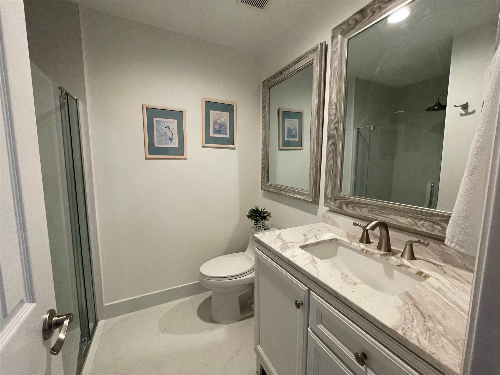 2050 NE 62nd Street, Fort Lauderdale, FL 33308 Bath 3