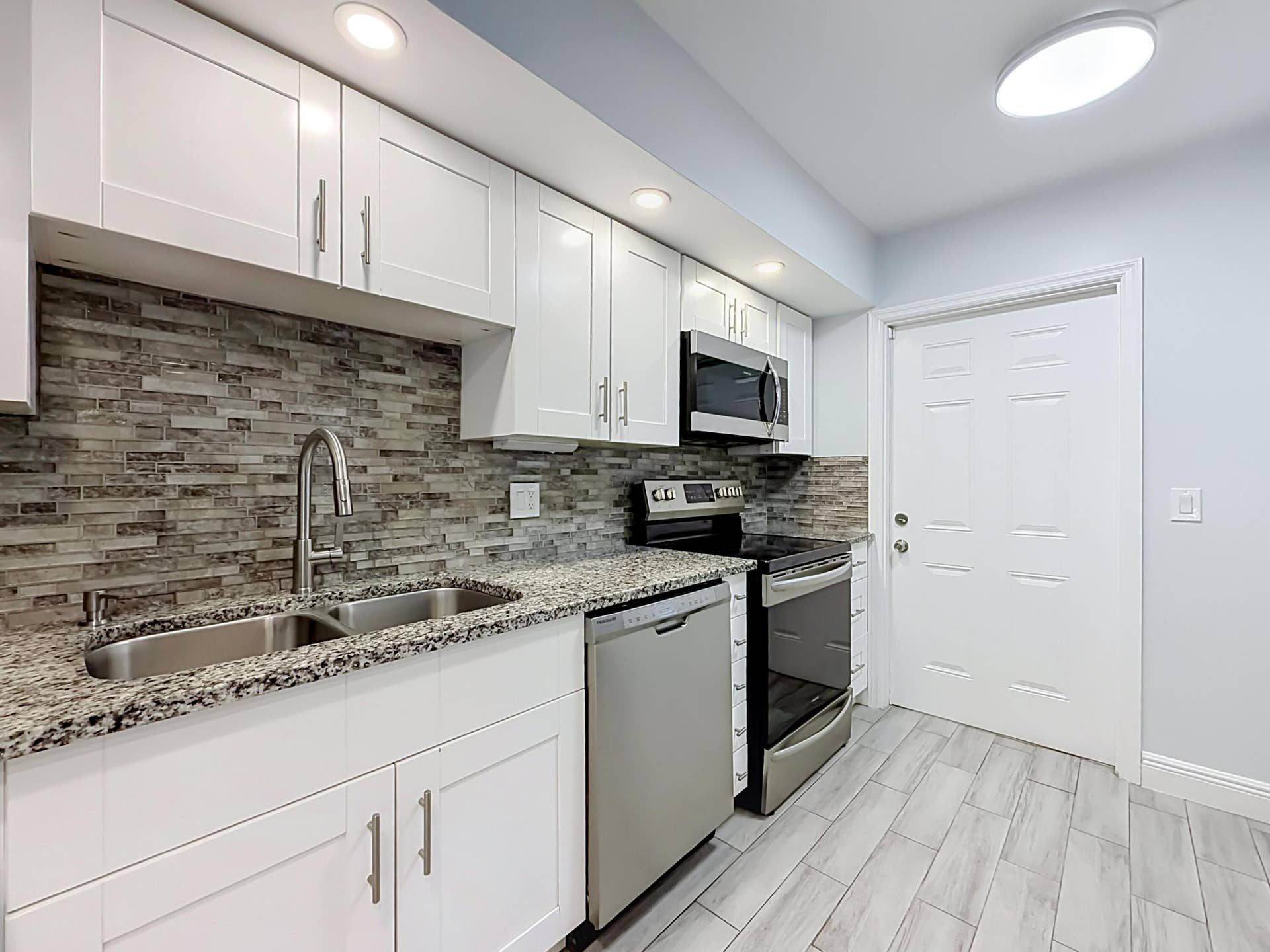 3121 NE 51st Street NE, #102E, Fort Lauderdale, FL 33308 3121 NE 51st Street #102E-18
