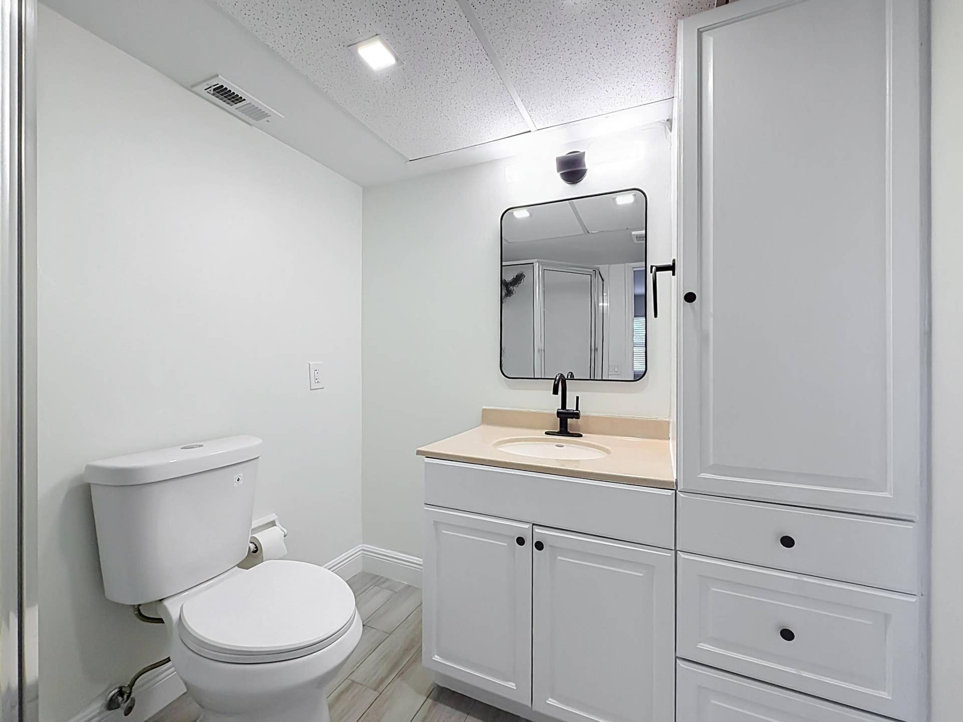 3121 NE 51st Street NE, #102E, Fort Lauderdale, FL 33308 3121 NE 51st Street #102E-54