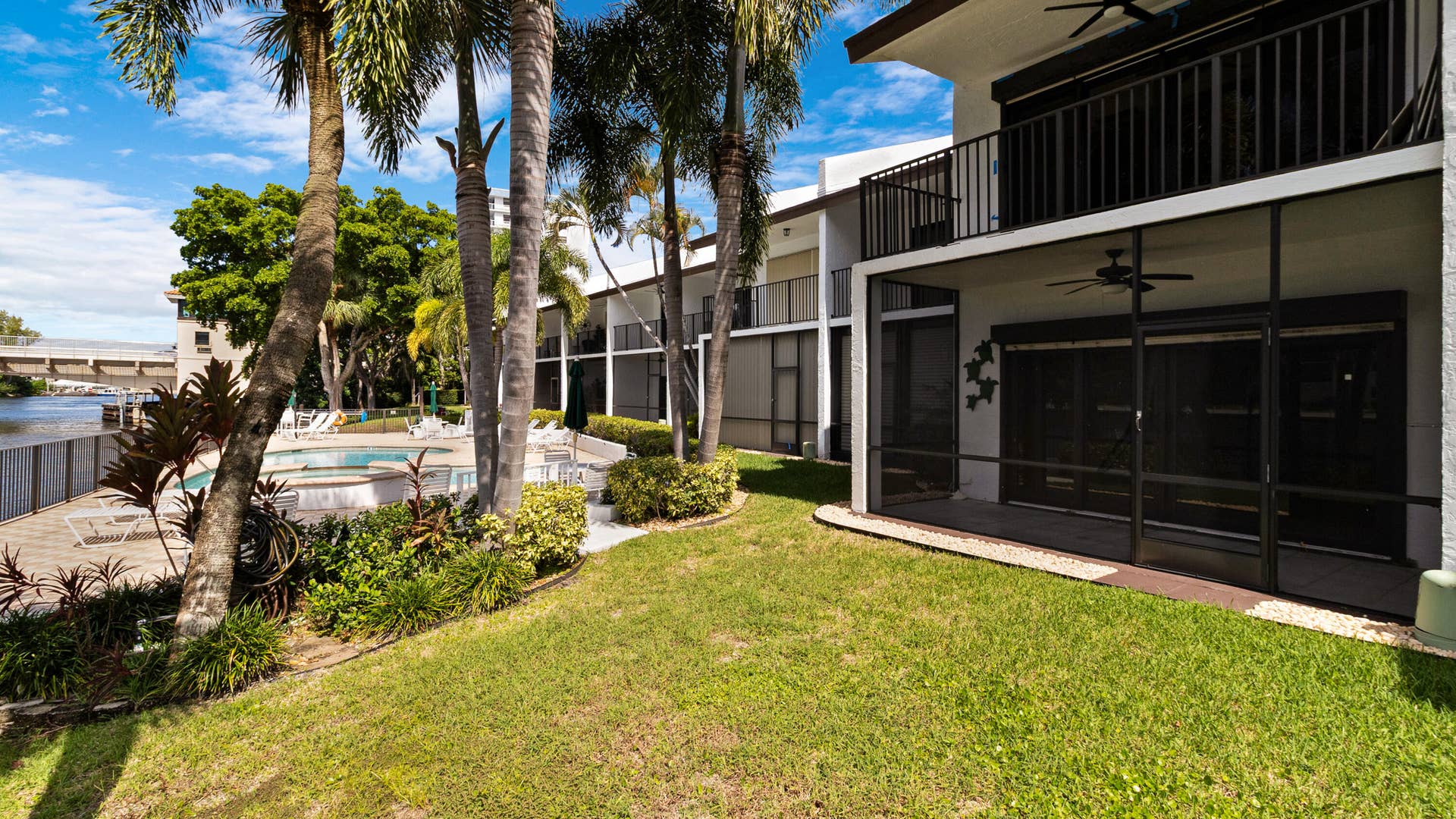 1301 N RIVERSIDE Drive, #7, Pompano Beach, FL 33062 46_accutour_01 1301-n-riverside-dr-044
