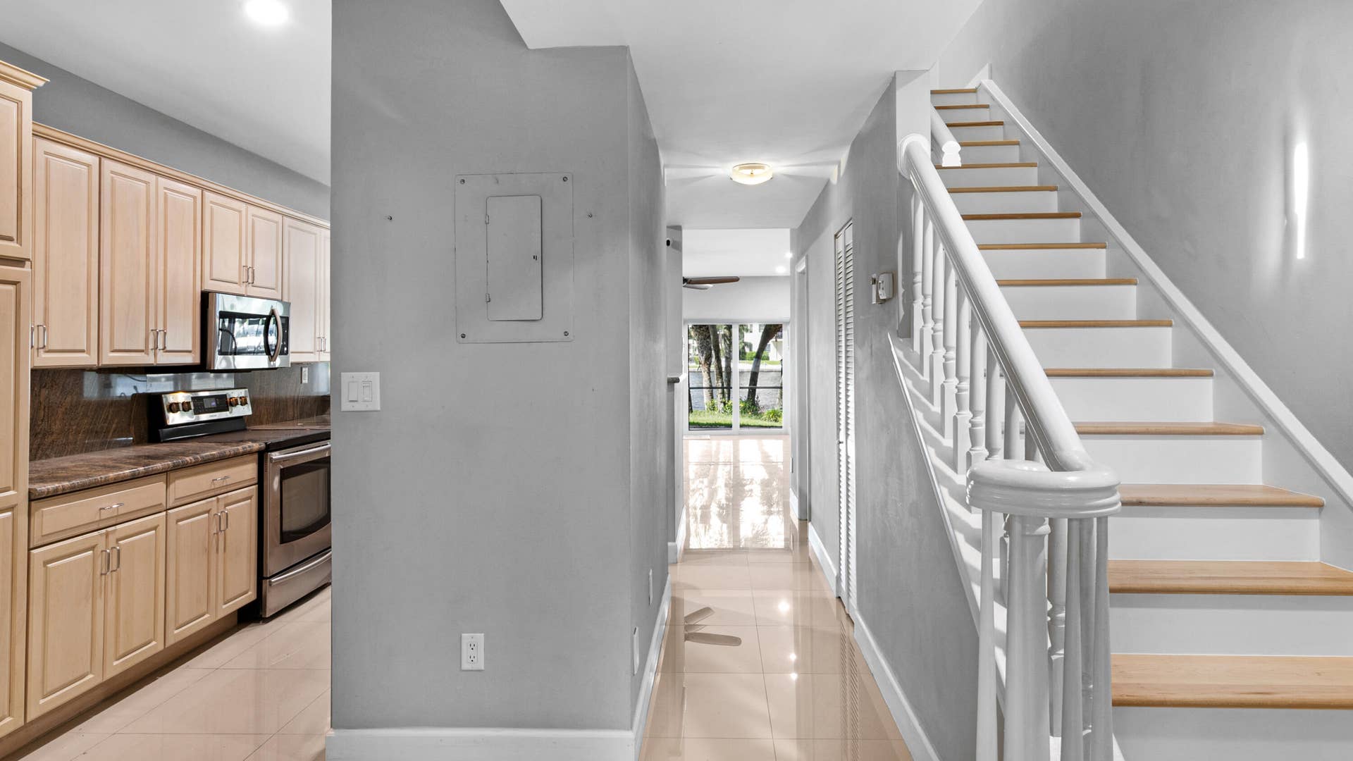 1301 N RIVERSIDE Drive, #7, Pompano Beach, FL 33062 7_accutour_01 1301-n-riverside-dr-007