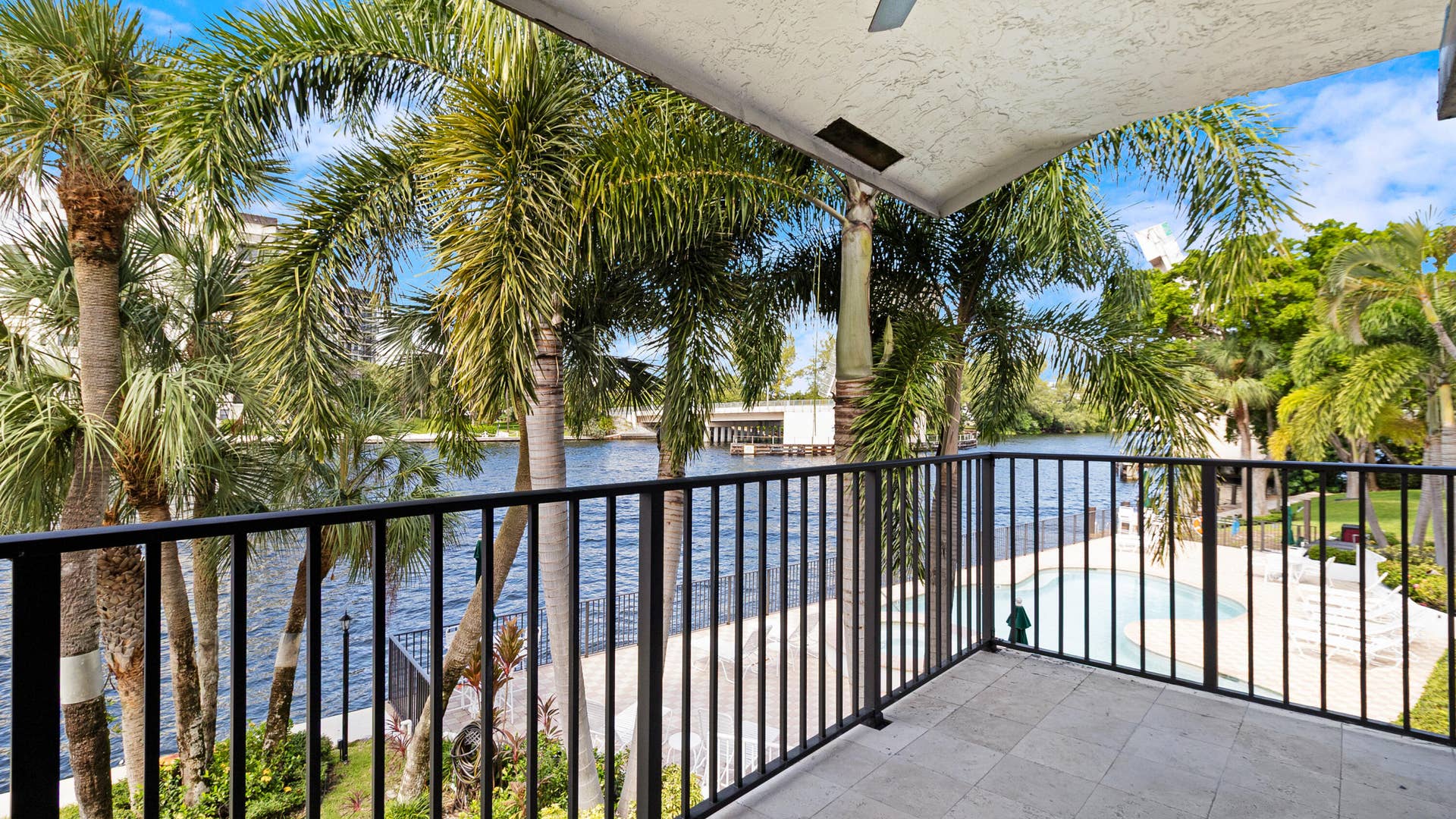 1301 N RIVERSIDE Drive, #7, Pompano Beach, FL 33062 40_accutour_01 1301-n-riverside-dr-039.p
