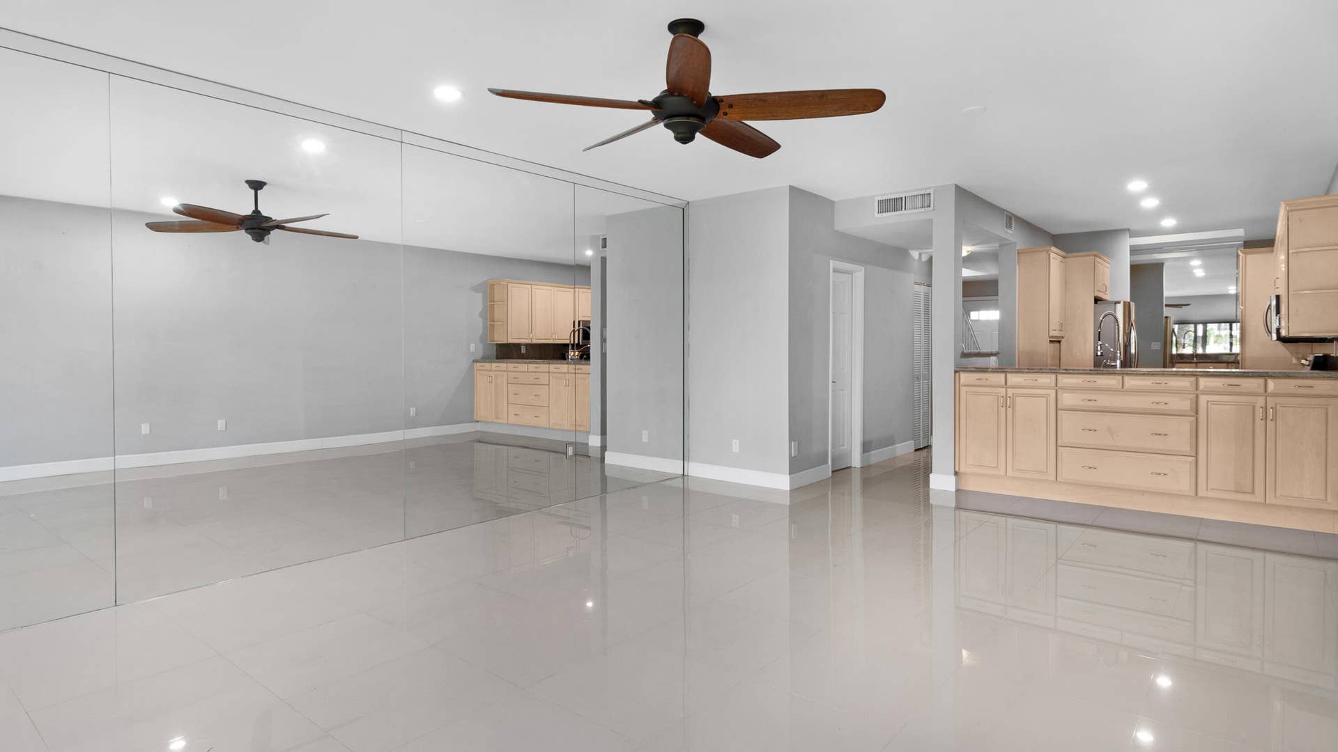 1301 N RIVERSIDE Drive, #7, Pompano Beach, FL 33062 8_accutour_01 1301-n-riverside-dr-008
