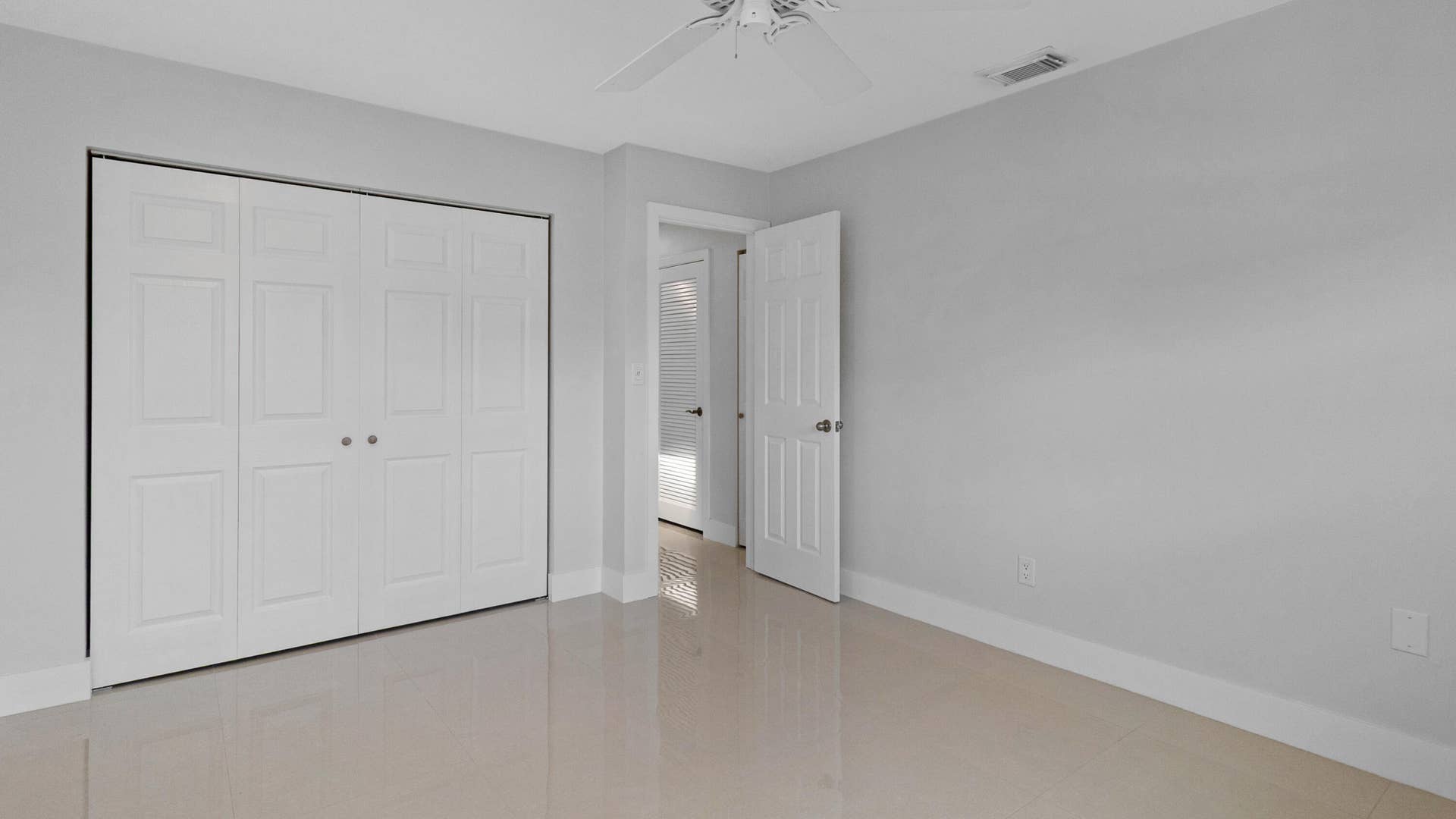 1301 N RIVERSIDE Drive, #7, Pompano Beach, FL 33062 34_accutour_01 1301-n-riverside-dr-033