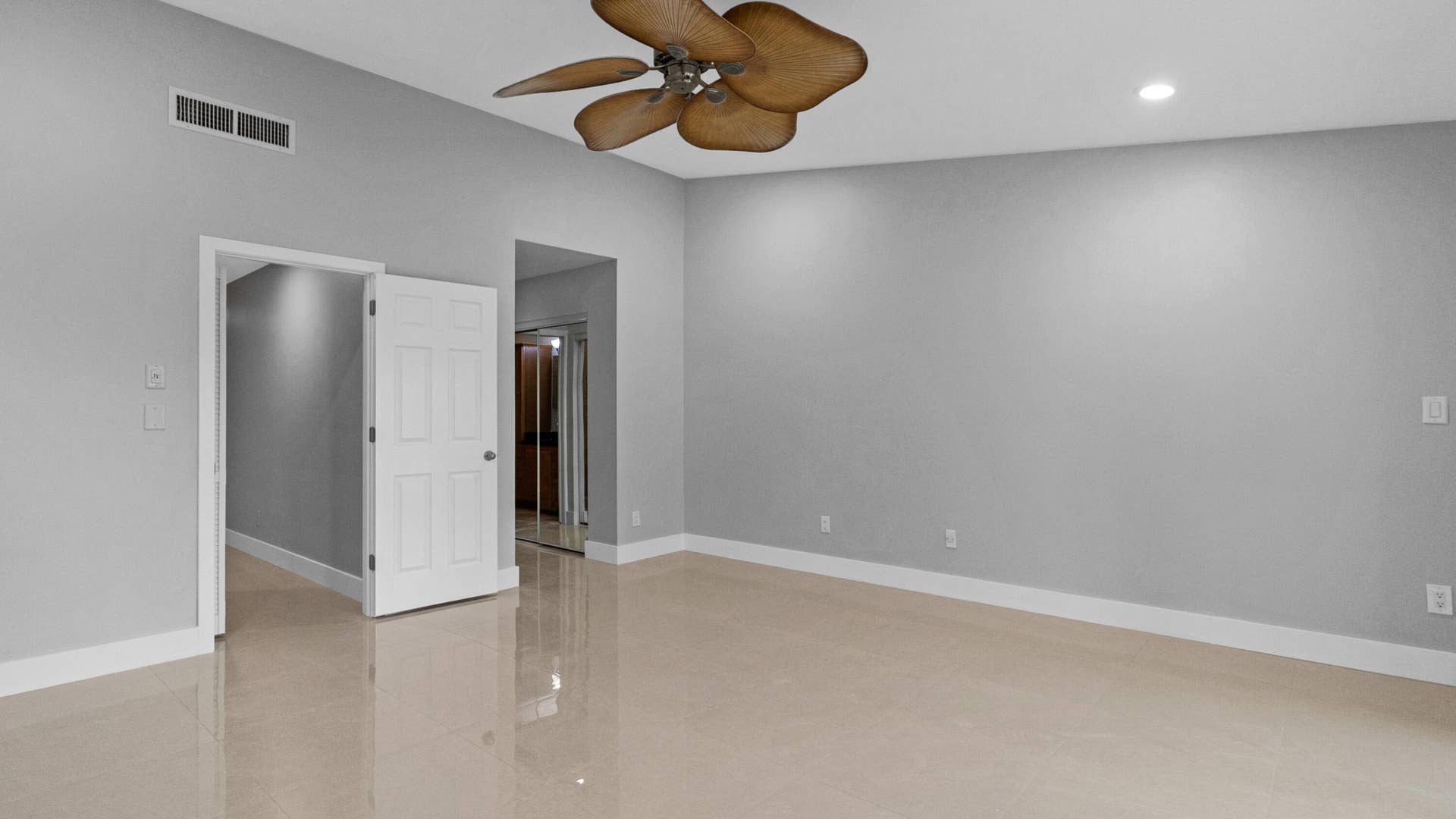 1301 N RIVERSIDE Drive, #7, Pompano Beach, FL 33062 26_accutour_01 1301-n-riverside-dr-026