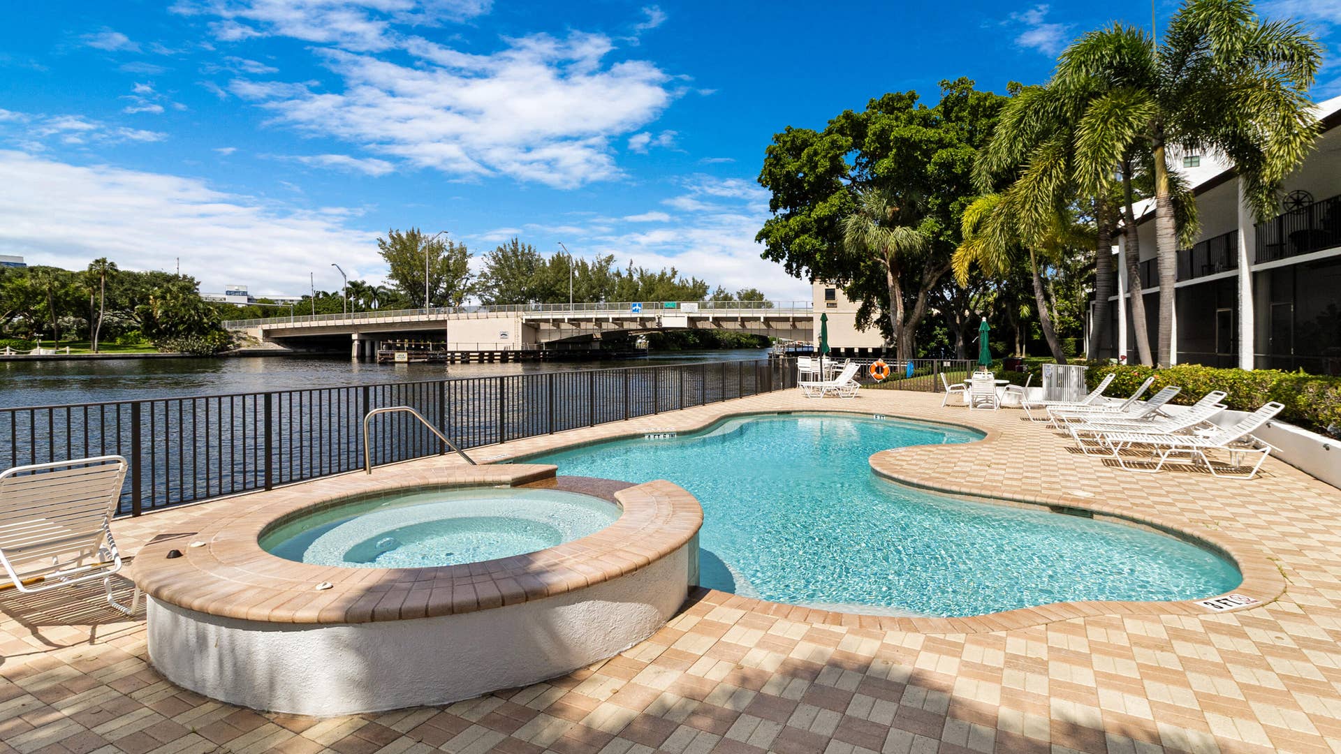 1301 N RIVERSIDE Drive, #7, Pompano Beach, FL 33062 47_accutour_01 1301-n-riverside-dr-045