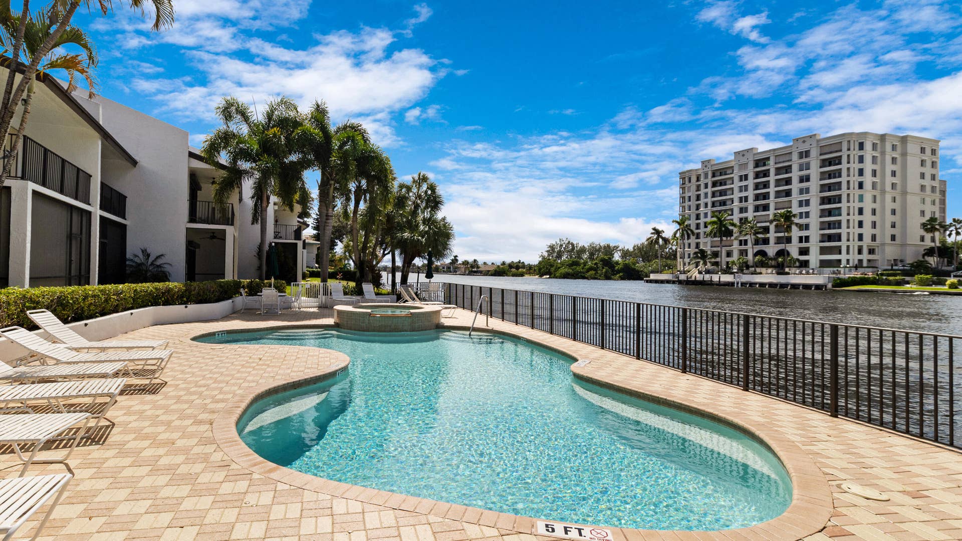 1301 N RIVERSIDE Drive, #7, Pompano Beach, FL 33062 48_accutour_01 1301-n-riverside-dr-046