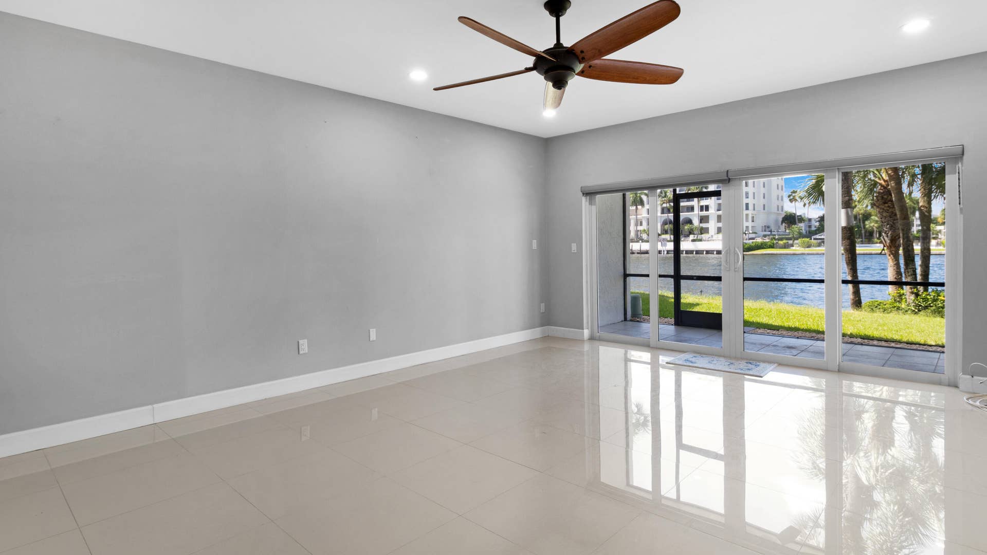 1301 N RIVERSIDE Drive, #7, Pompano Beach, FL 33062 10_accutour_01 1301-n-riverside-dr-010