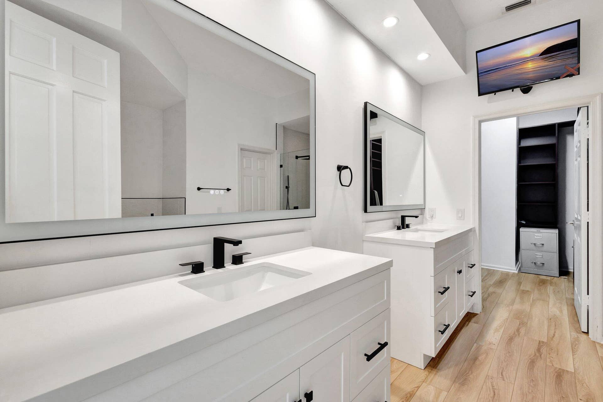 2526 NW 52ND Street, Boca Raton, FL 33496 Downstairs main bathroom