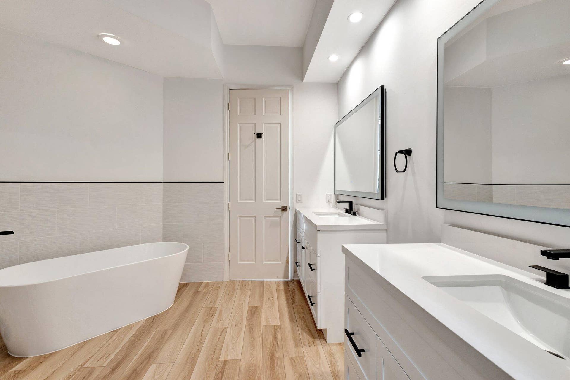 2526 NW 52ND Street, Boca Raton, FL 33496 Downstairs main bathroom