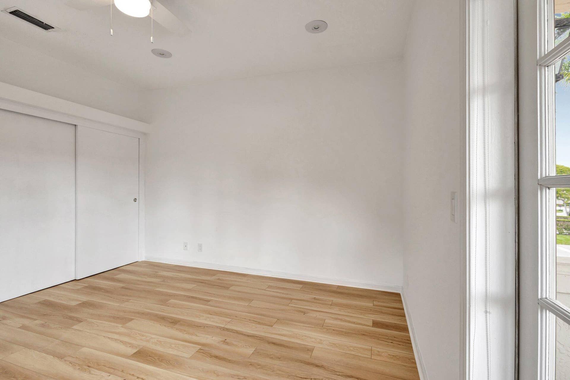 2526 NW 52ND Street, Boca Raton, FL 33496 Upstairs bedroom 1