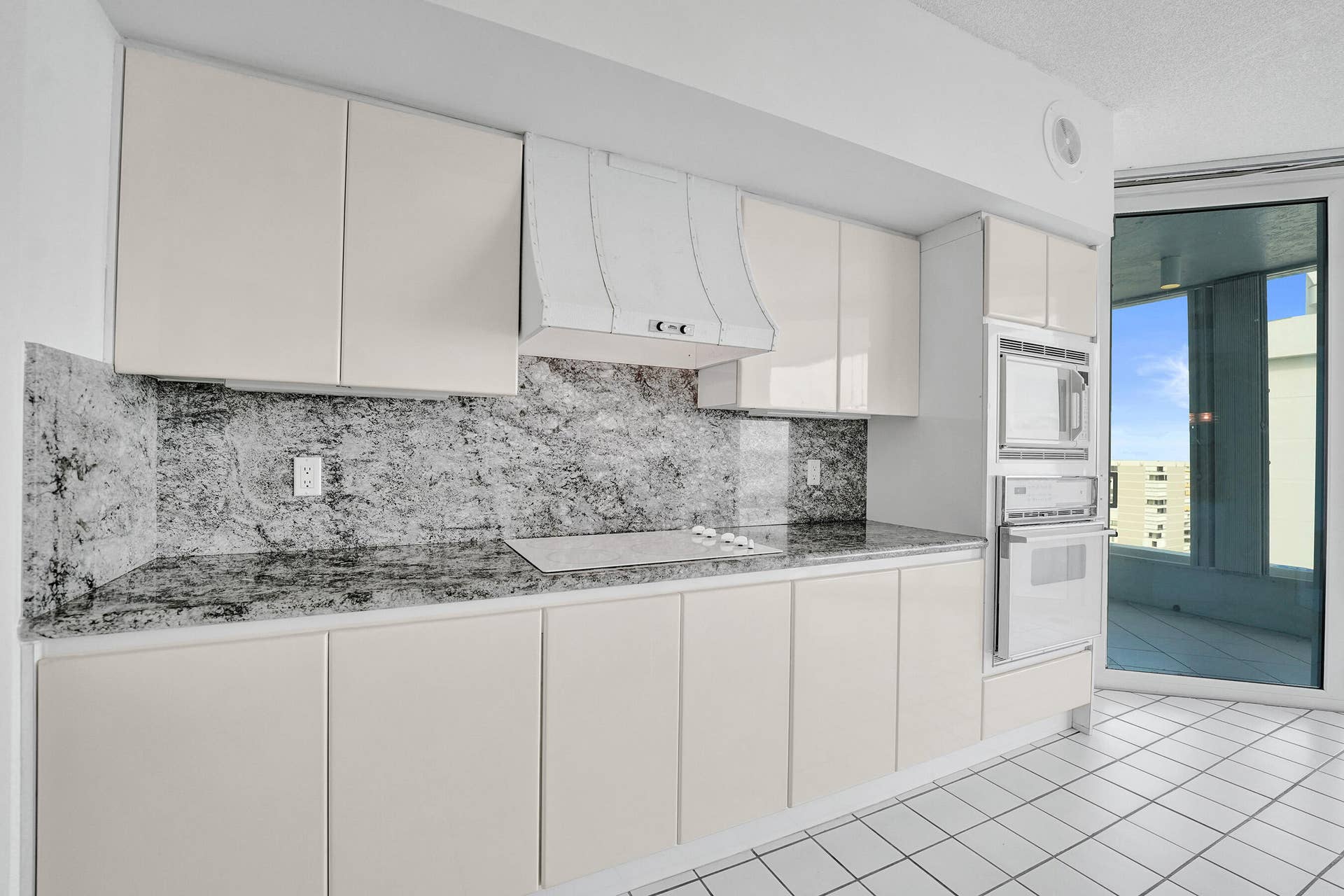 1440 S OCEAN Boulevard, #12A, Lauderdale-By-The-Sea, Lauderdale By The Sea, FL 33062 DSC04929
