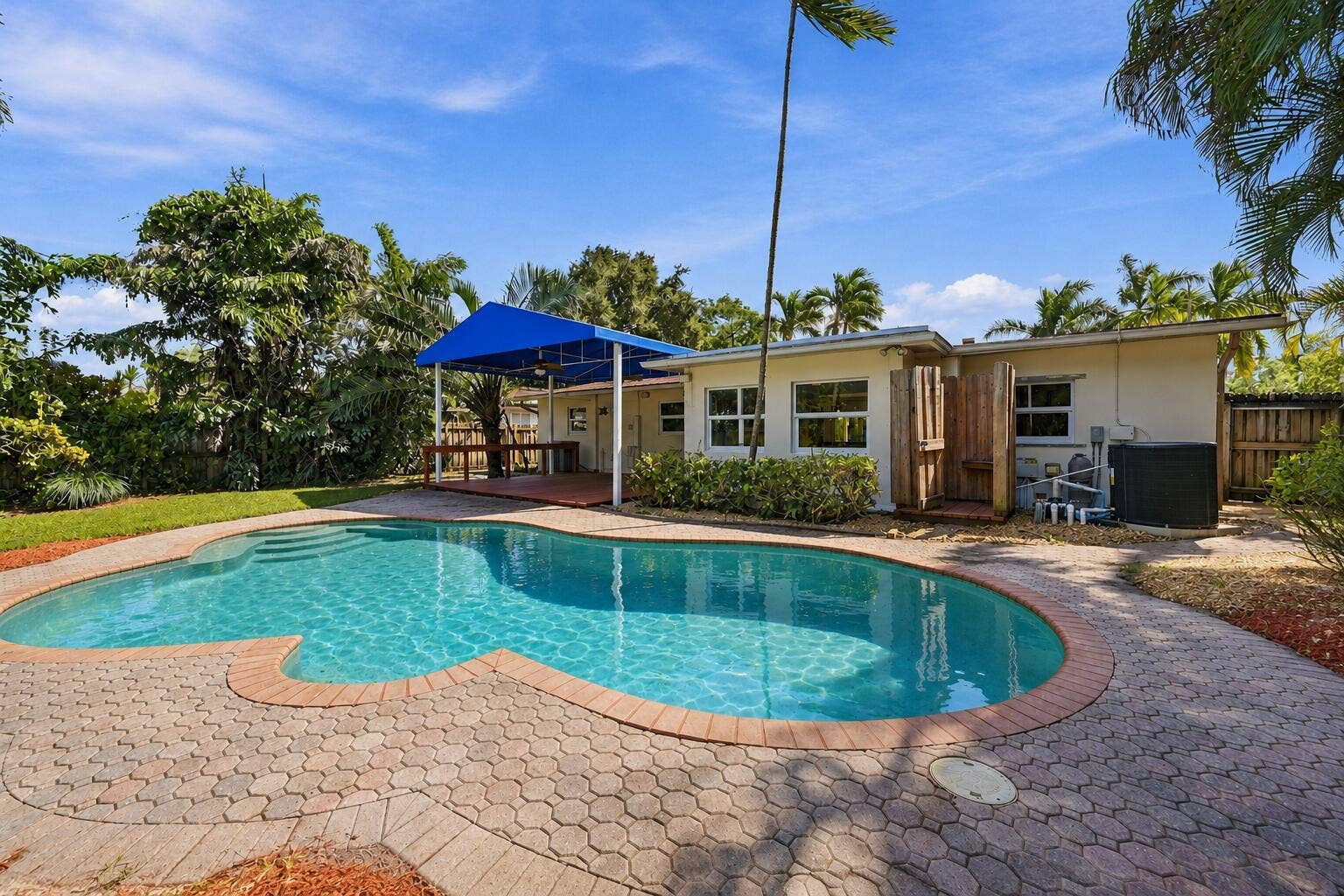 617 NW 28TH Court, Wilton Manors, FL 33311 Pool
