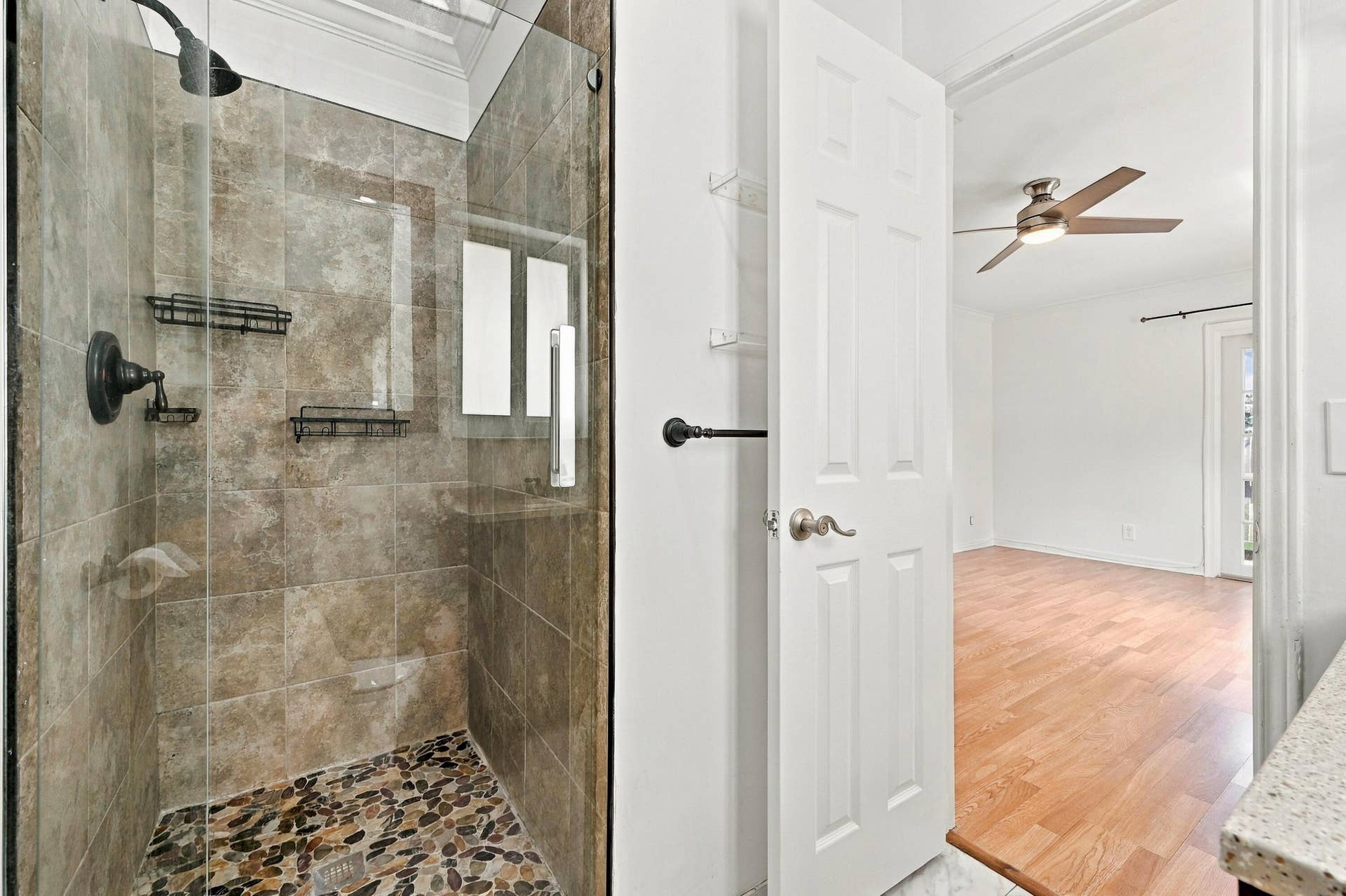 617 NW 28TH Court, Wilton Manors, FL 33311 En-suite Bathroom