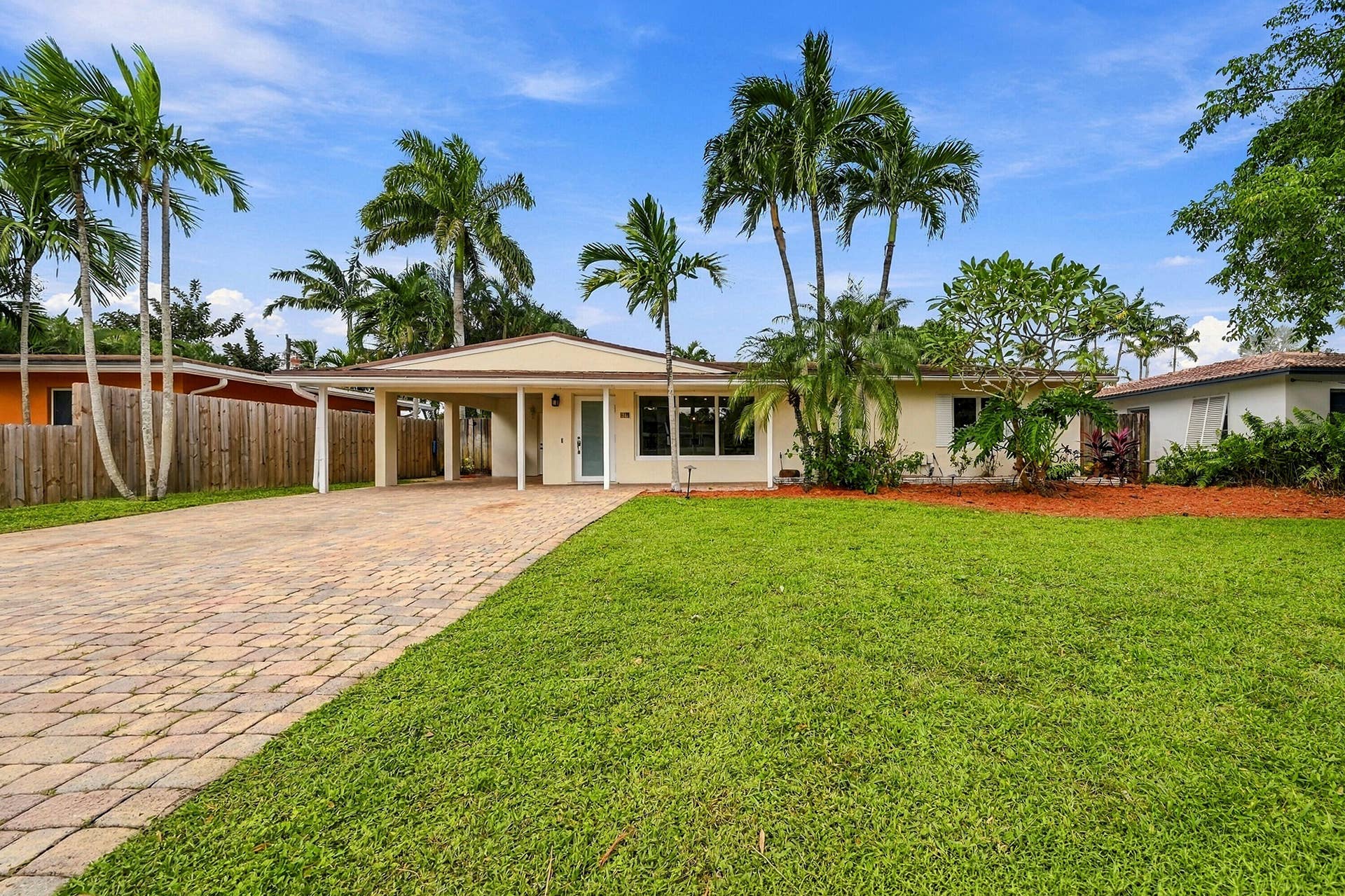 617 NW 28TH Court, Wilton Manors, FL 33311 Front