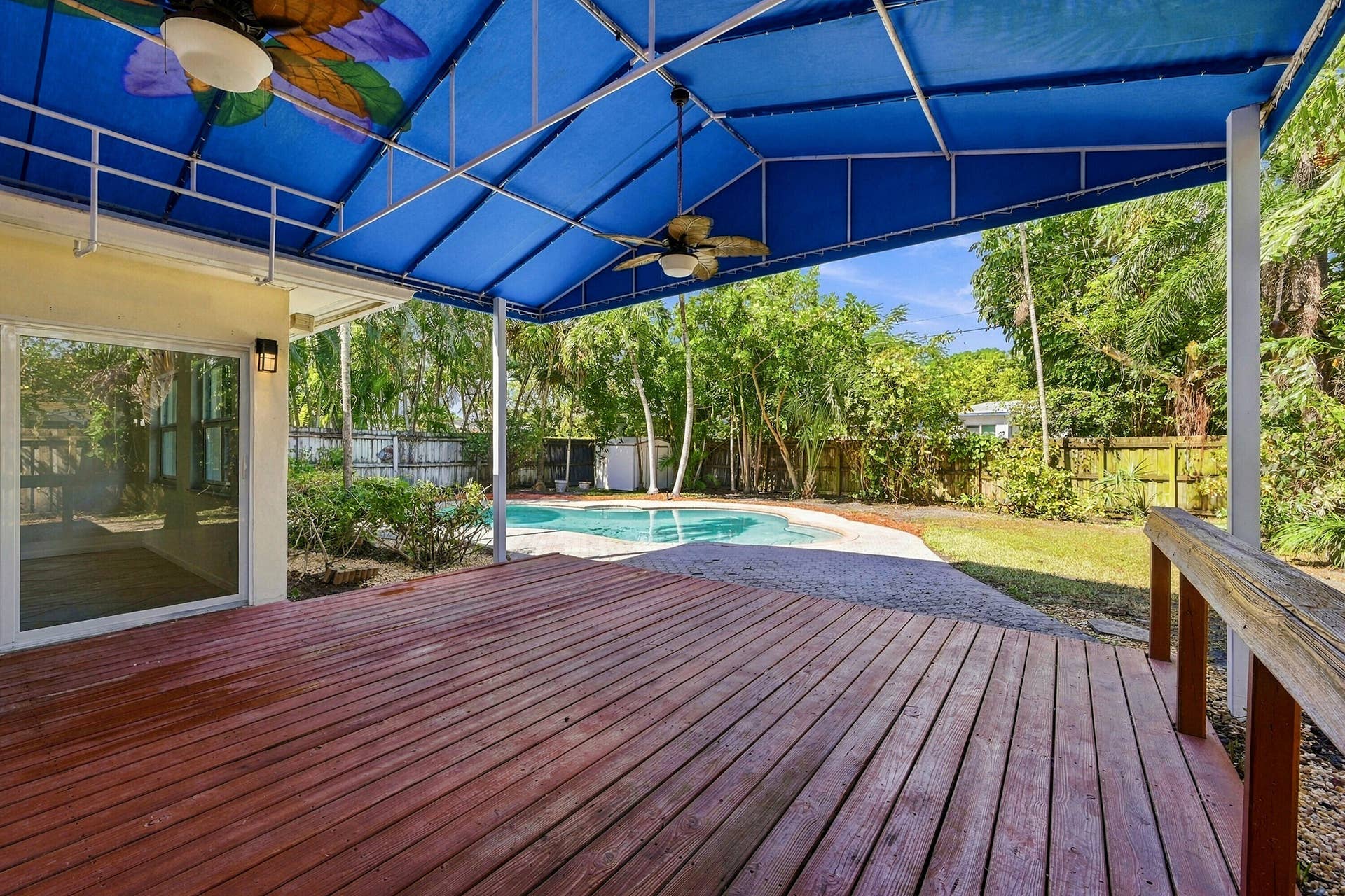 617 NW 28TH Court, Wilton Manors, FL 33311 Oversized cover Deck