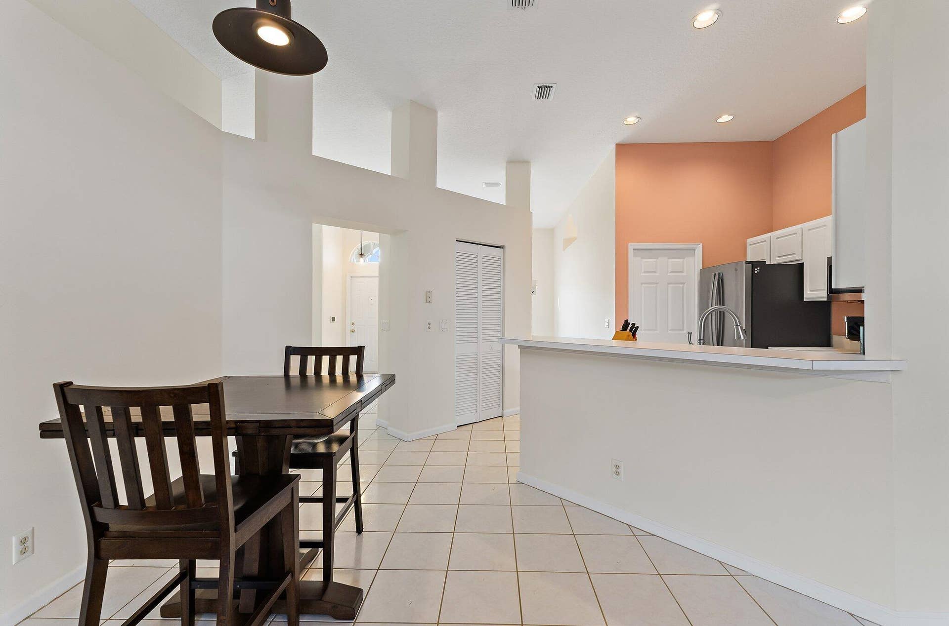 6037 Foster Street, Jupiter, FL 33458 Dining area next to the kitchen.