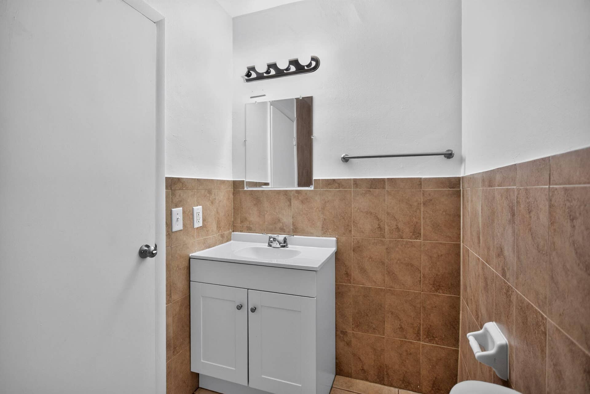 909 Pine Drive, #9, Pompano Beach, Pompano Beach, FL 33060 59-web-or-mls-901-58