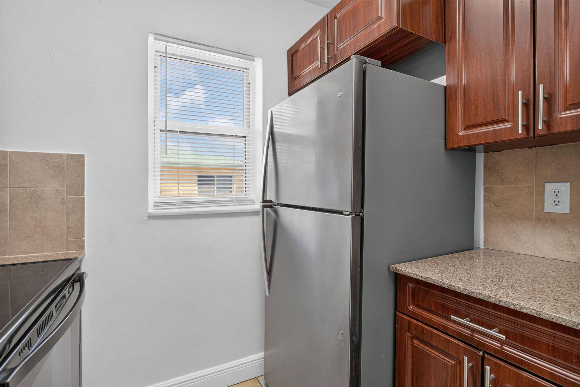 909 Pine Drive, #9, Pompano Beach, Pompano Beach, FL 33060 57-web-or-mls-901-56