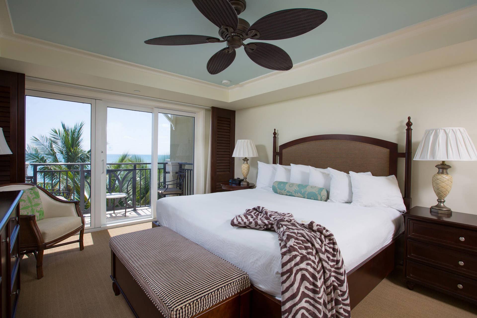 3500 Ocean Drive, #324, Vero Beach, FL 32963 Penthouse Unit - Vero Beach Hotel and Re