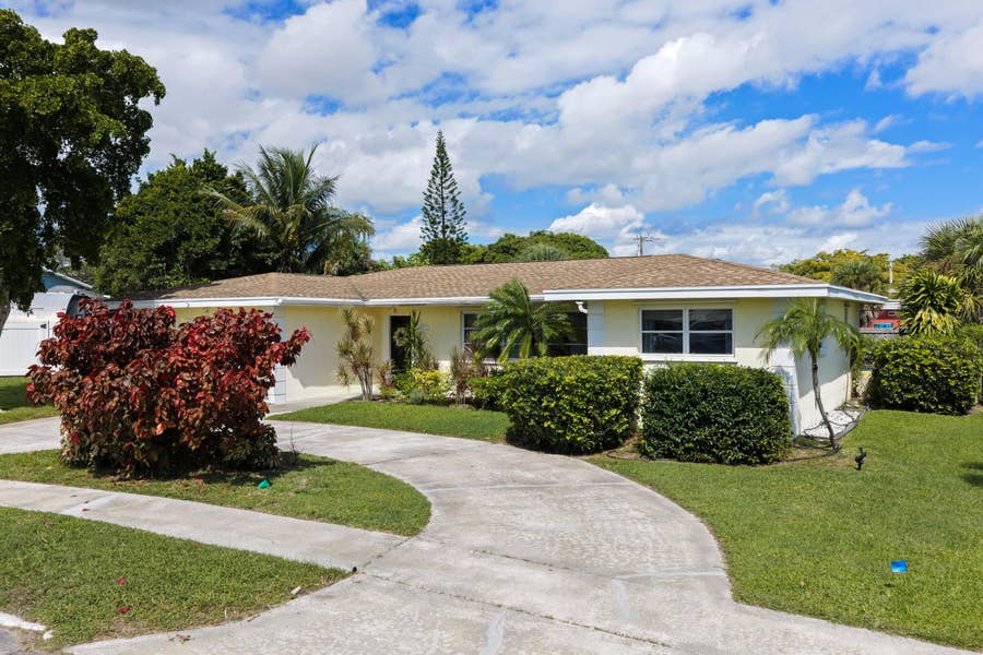 Property photo for 2867 SE 1st Court, Boynton Beach, FL