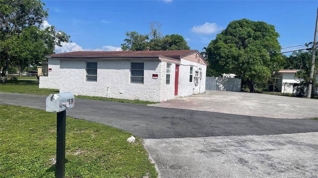 1519 NW 12TH Court, Fort Lauderdale, Fort Lauderdale, FL 33311 GetMedia.ashx-2