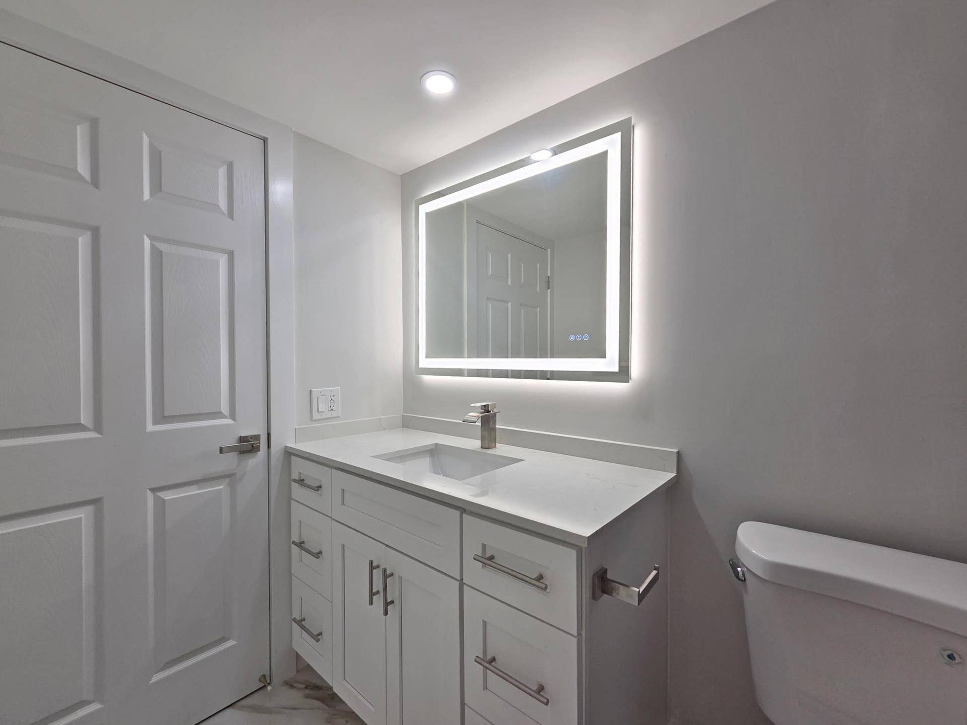 14426 Amberly Lane, #Apt 203, Delray Beach, FL 33446 Guest Vanity