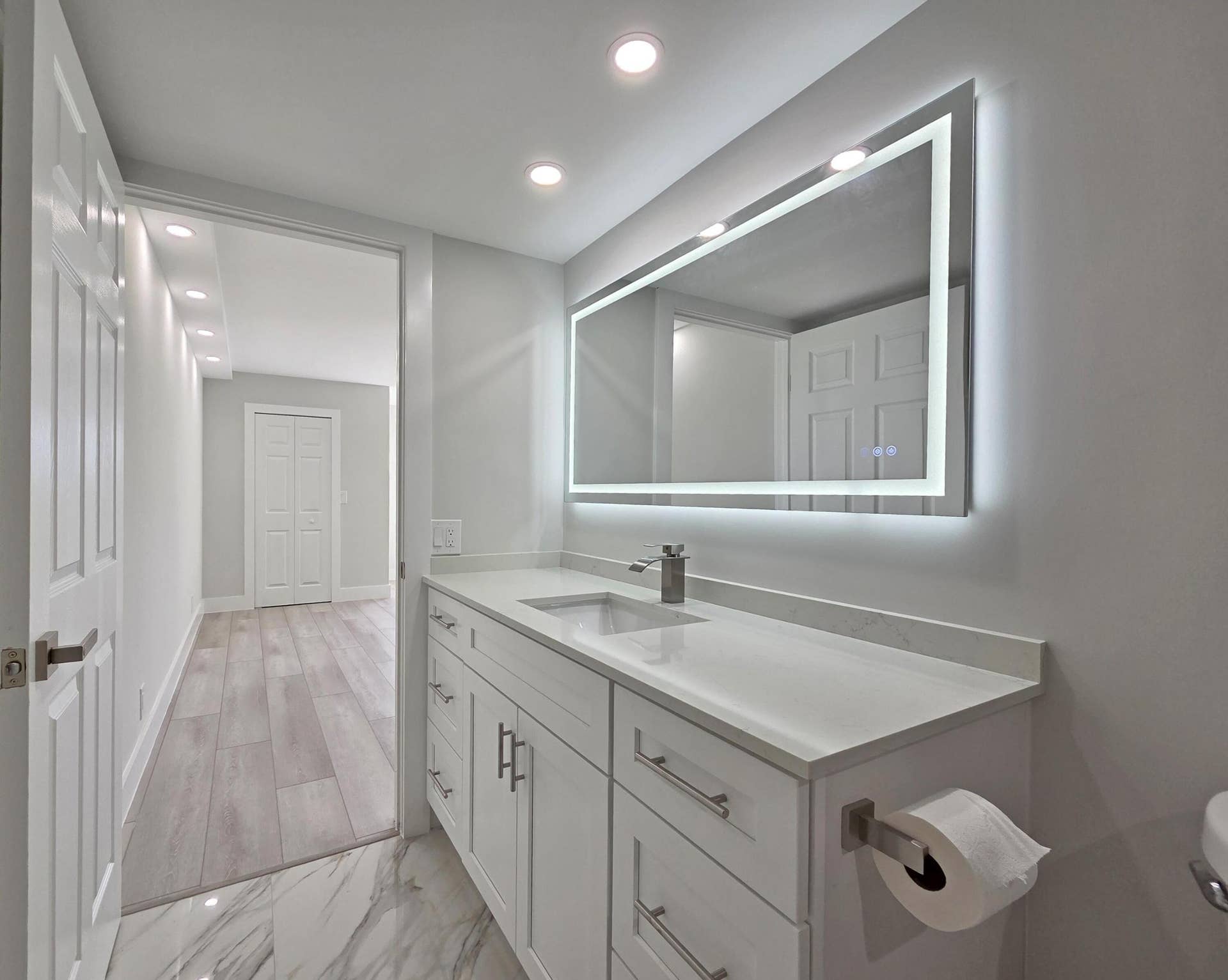 14426 Amberly Lane, #Apt 203, Delray Beach, FL 33446 Master Vanity