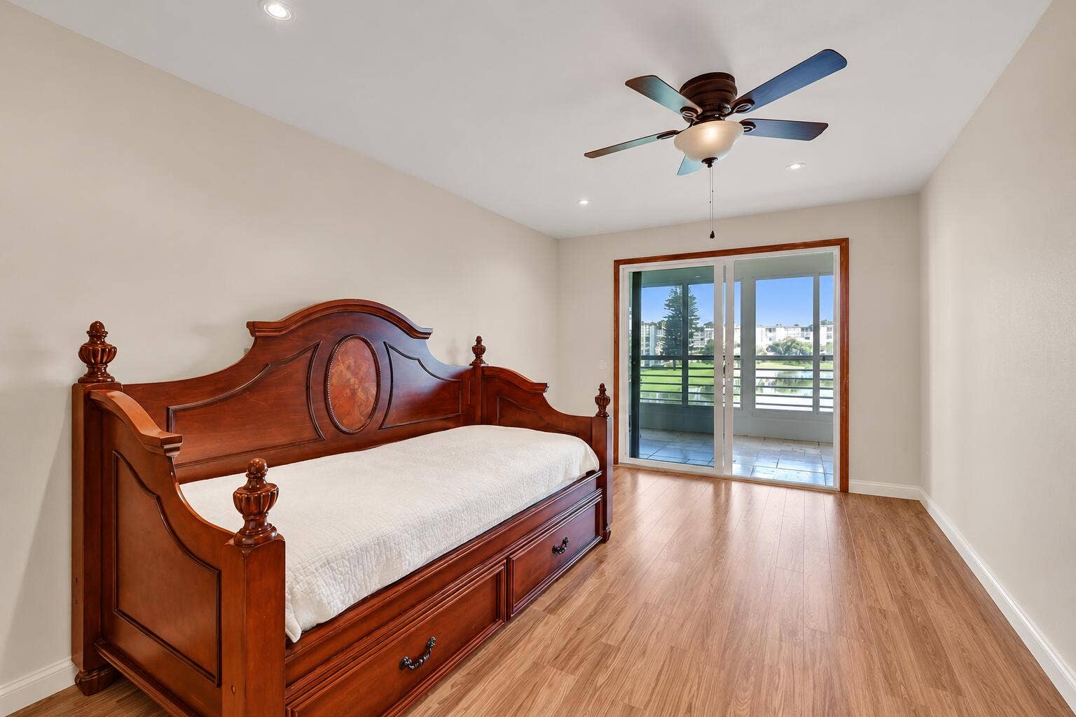 2nd bdrm balcony access