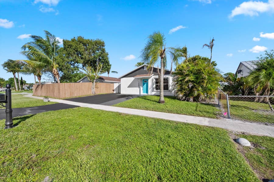 Property photo for 1095 Chickasaw Street, Jupiter, FL