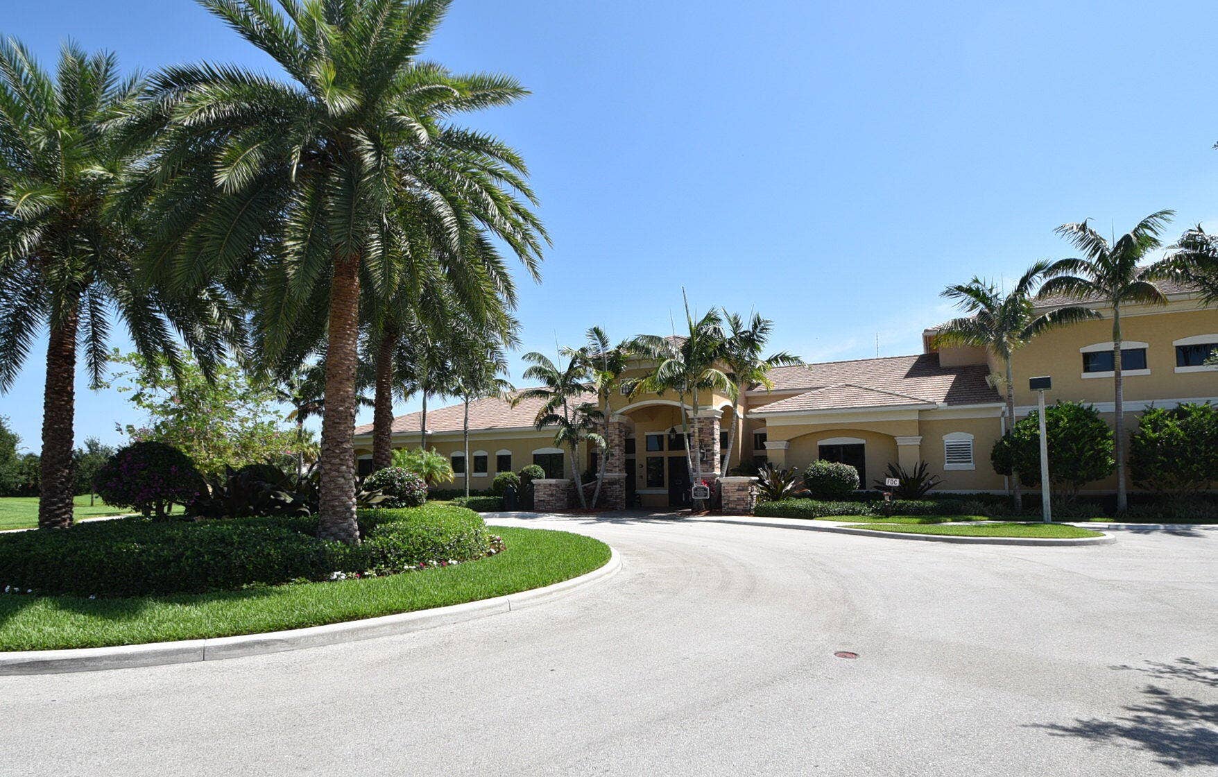 8140 Brigamar Isles Avenue, Boynton Beach, FL 33473 64-web-or-mls-Canyon Trails (25)
