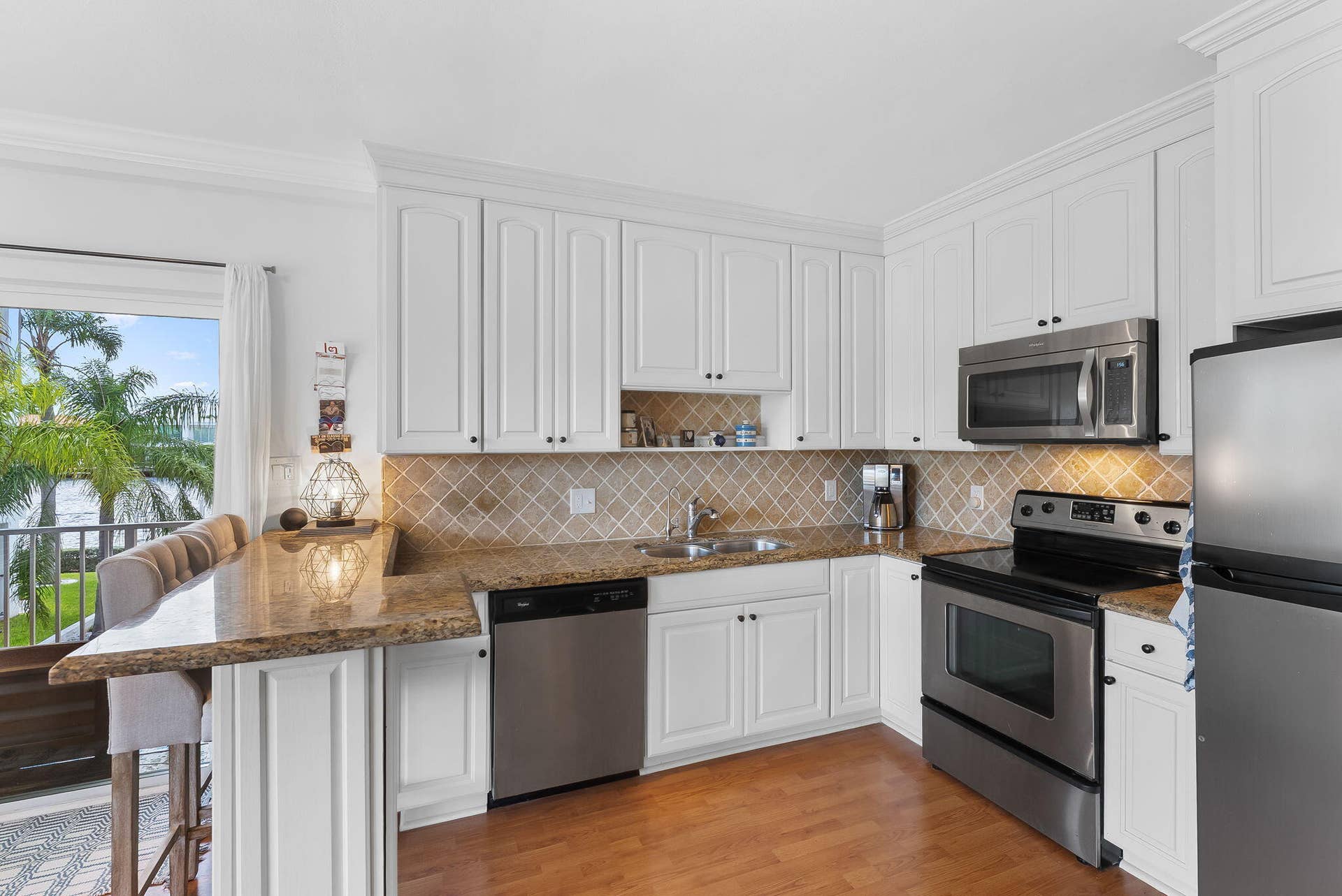 Kitchen & Living Area