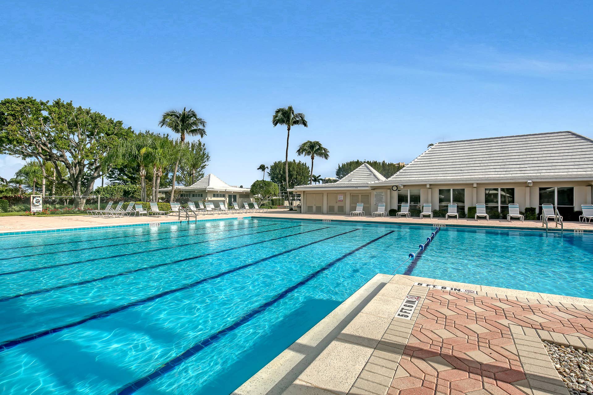1030 SUGAR SANDS Boulevard, #372, Singer Island, FL 33404 Pool area
